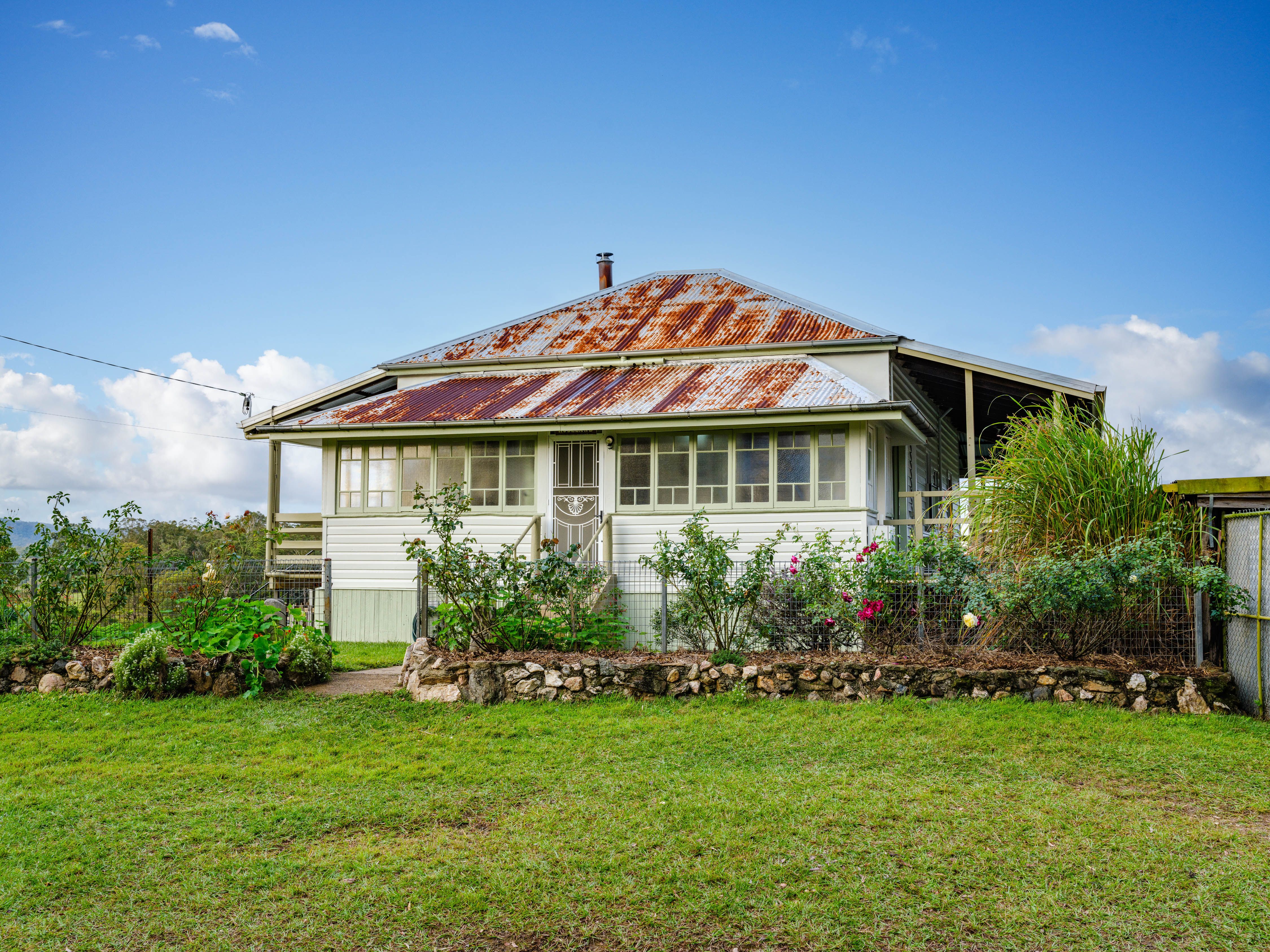 'Roseland' - A Timeless Country Retreat with Dual Living & Endless Possibilities — photo 8 of 30