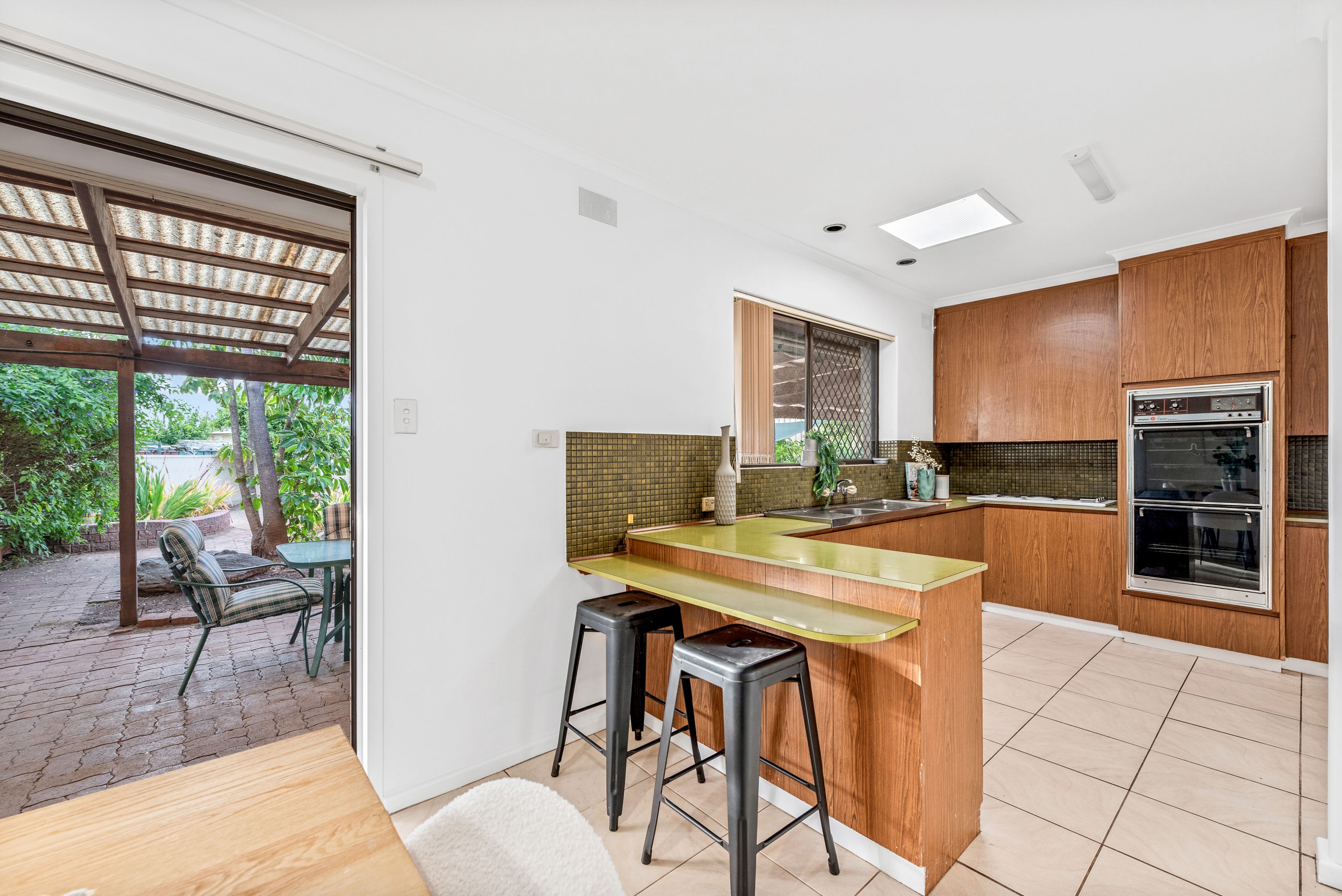 55 Lynlee Crescent — photo 10 of 24