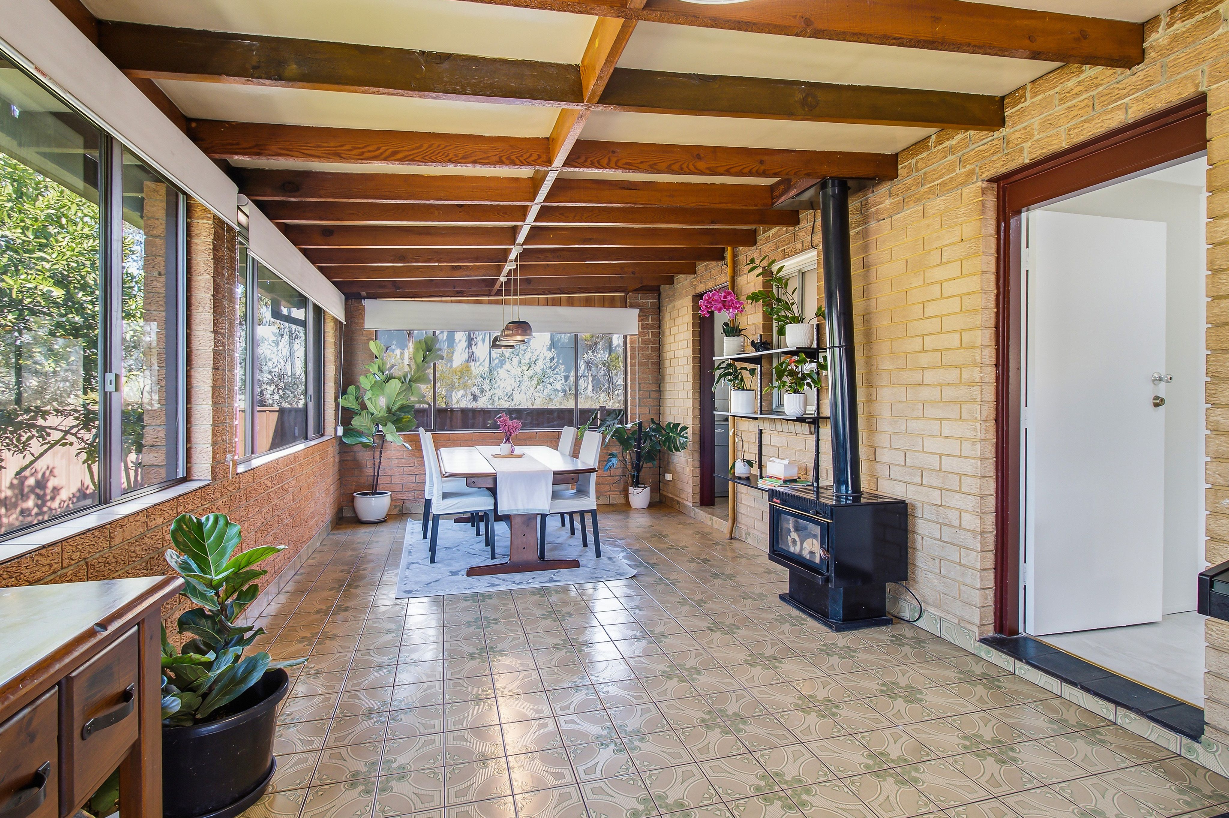 31 Elwood Crescent — photo 9 of 13