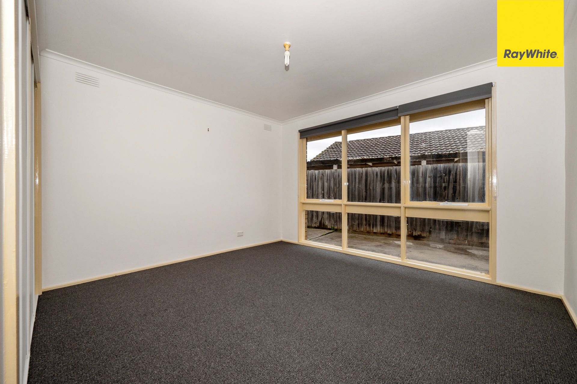 12 Falcon Drive — photo 9 of 16