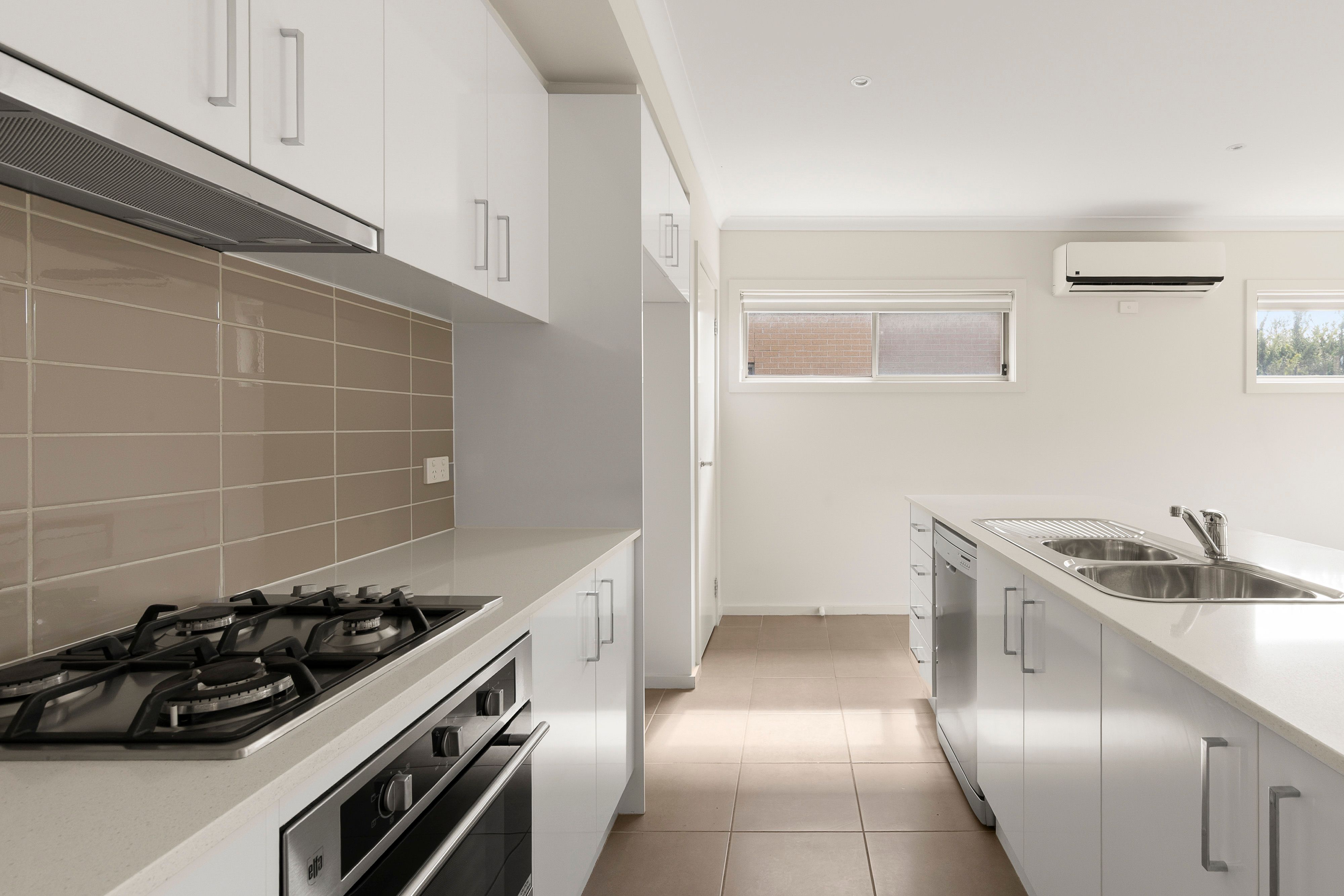63 Lygon Drive — photo 6 of 21