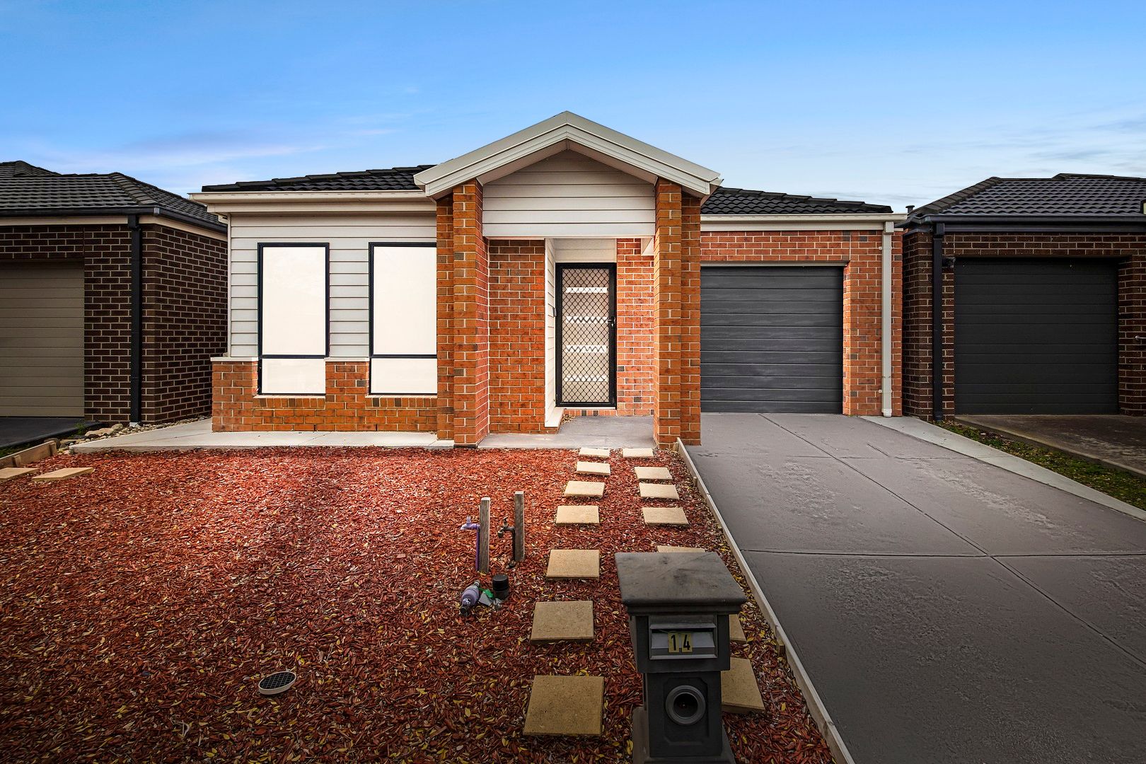 14 Landmark Crescent, MANOR LAKES VIC 3024