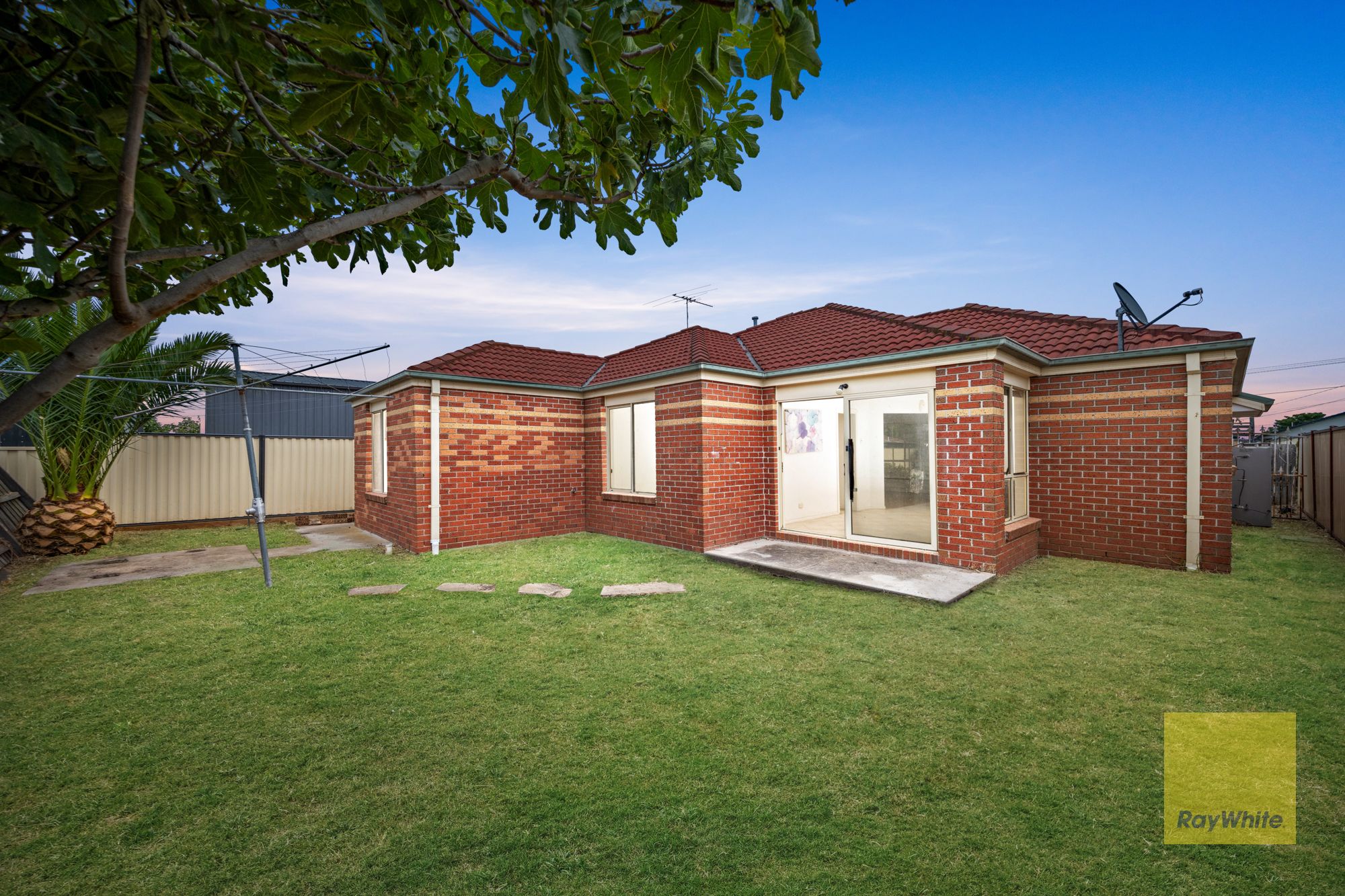 2/62 Millawa Avenue, St Albans, VIC 3021