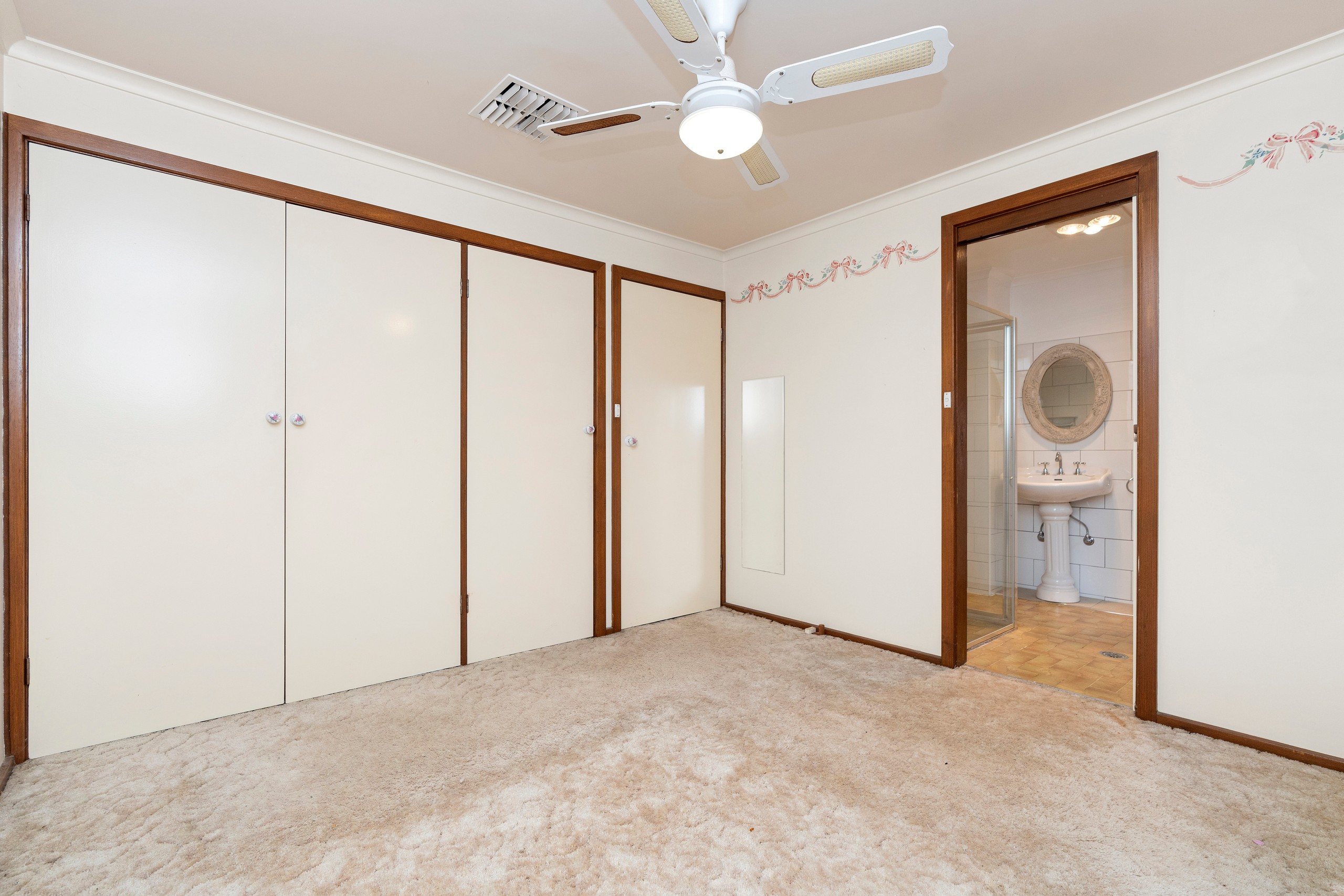 17 Merinda Crescent, Kooringal, NSW 2650