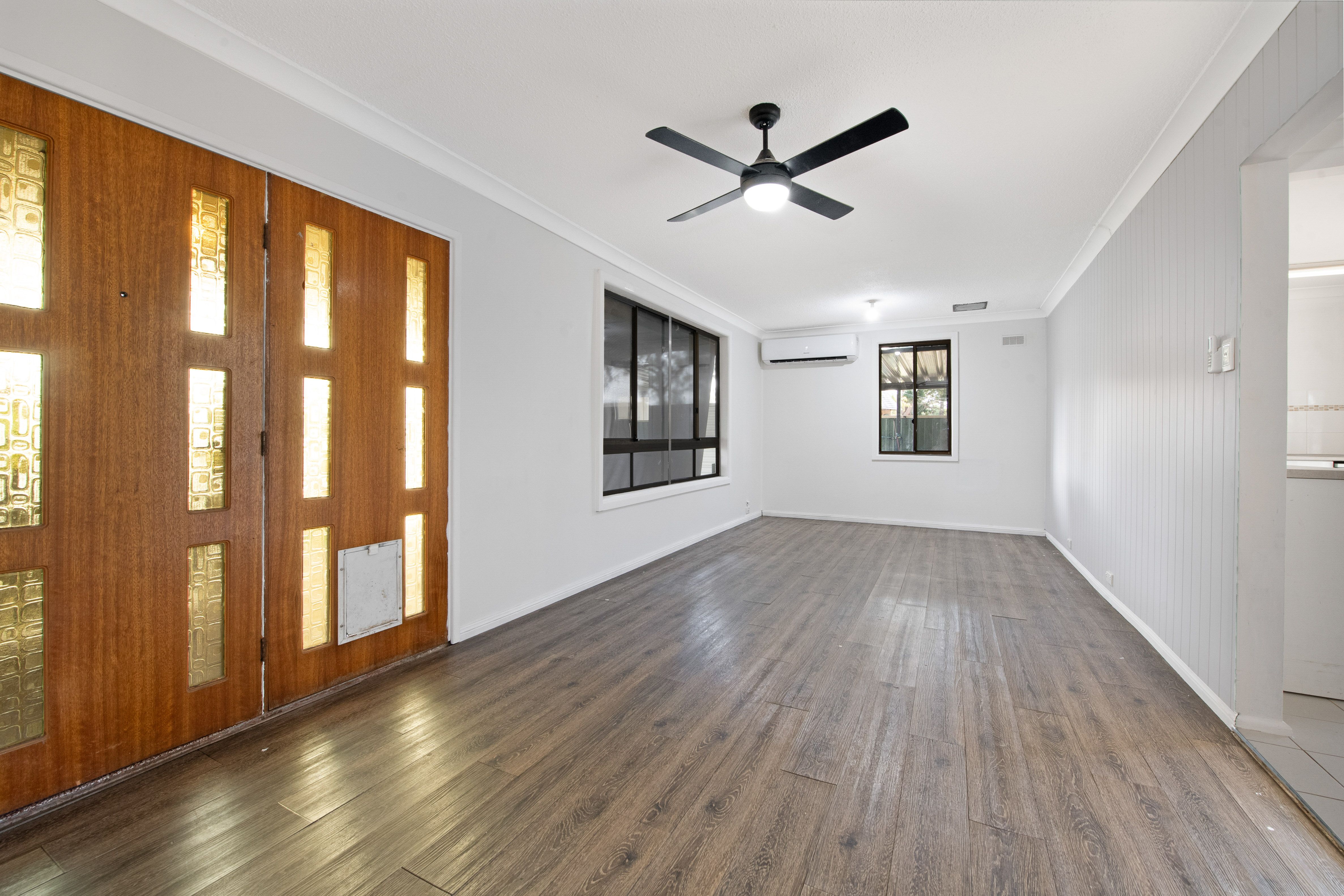 55 Mcmurdo Avenue — photo 3 of 15