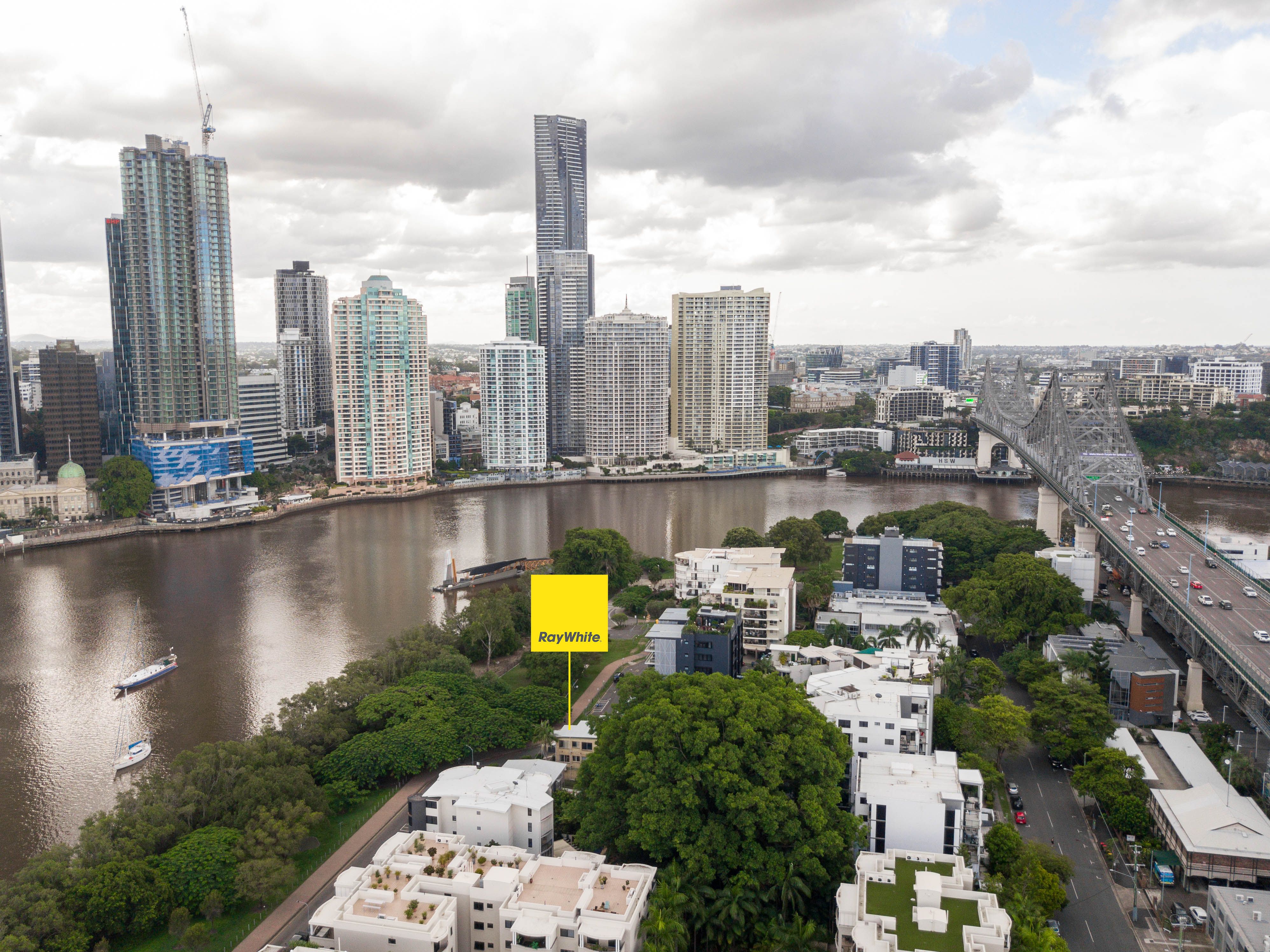 1/4 MacDonald Street, Kangaroo Point, QLD 4169