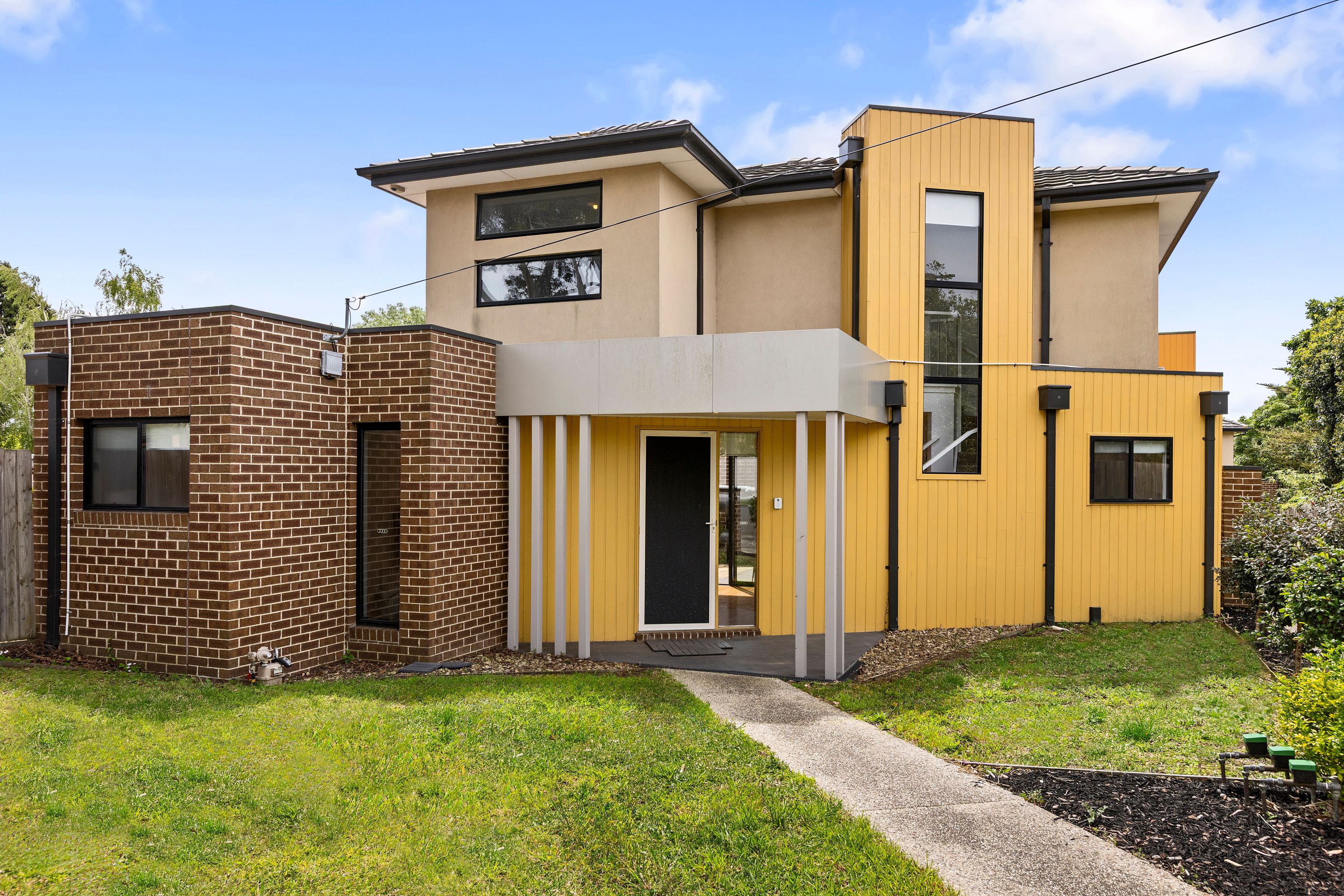 1/9 Newton Grove — photo from Ray White Mount Waverley