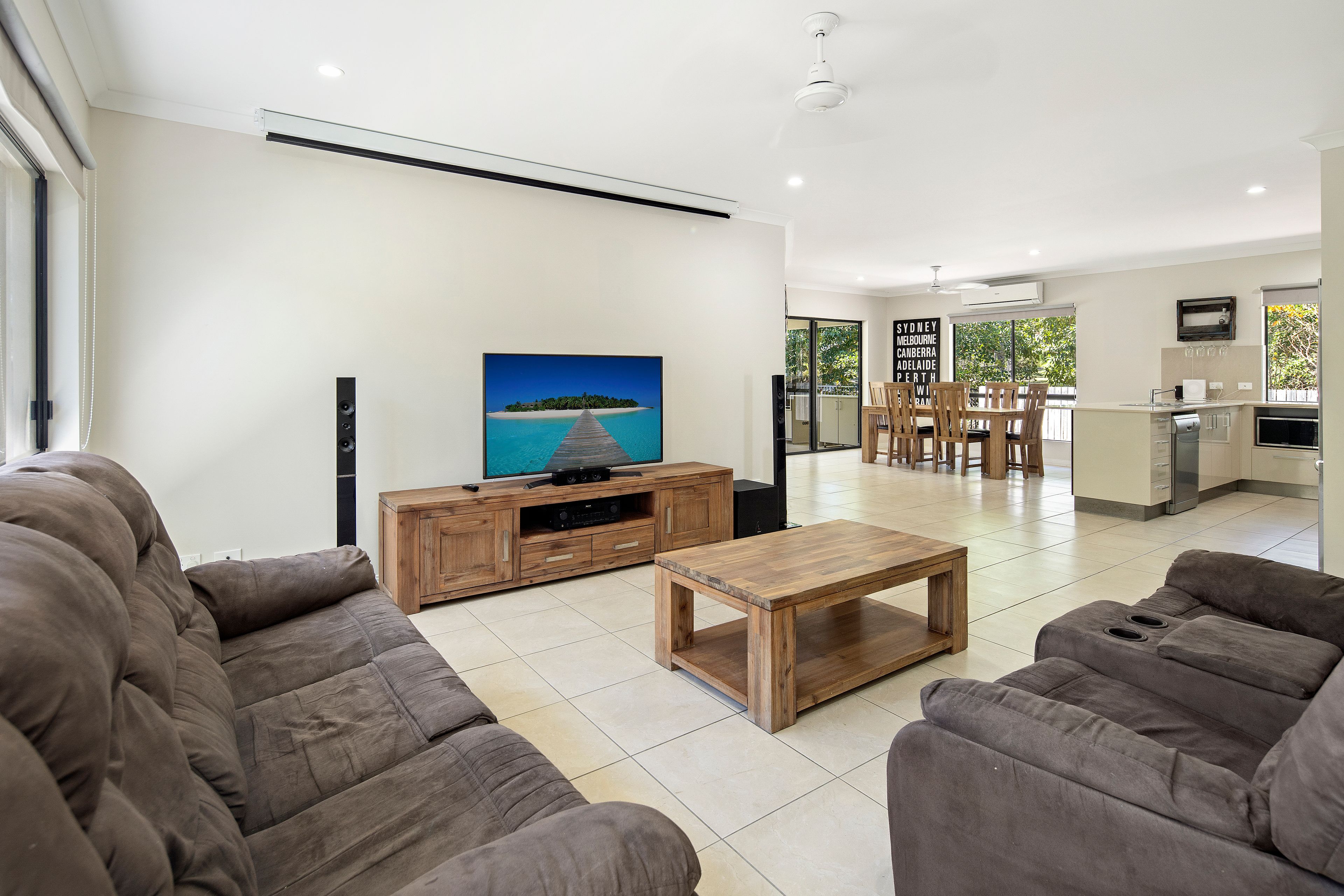 27 Twin Creek Court, Cannonvale QLD 4802