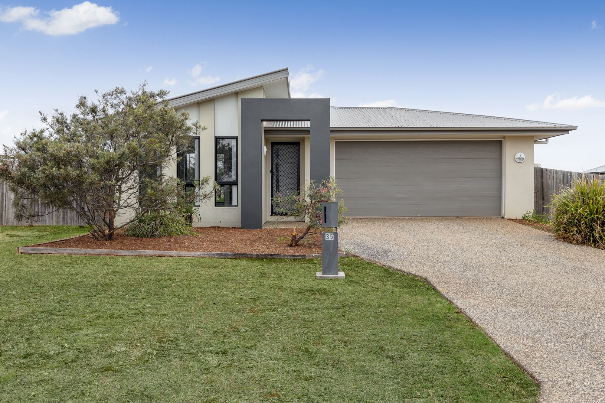 35 Myrtleford Crescent, Cambooya, QLD 4358