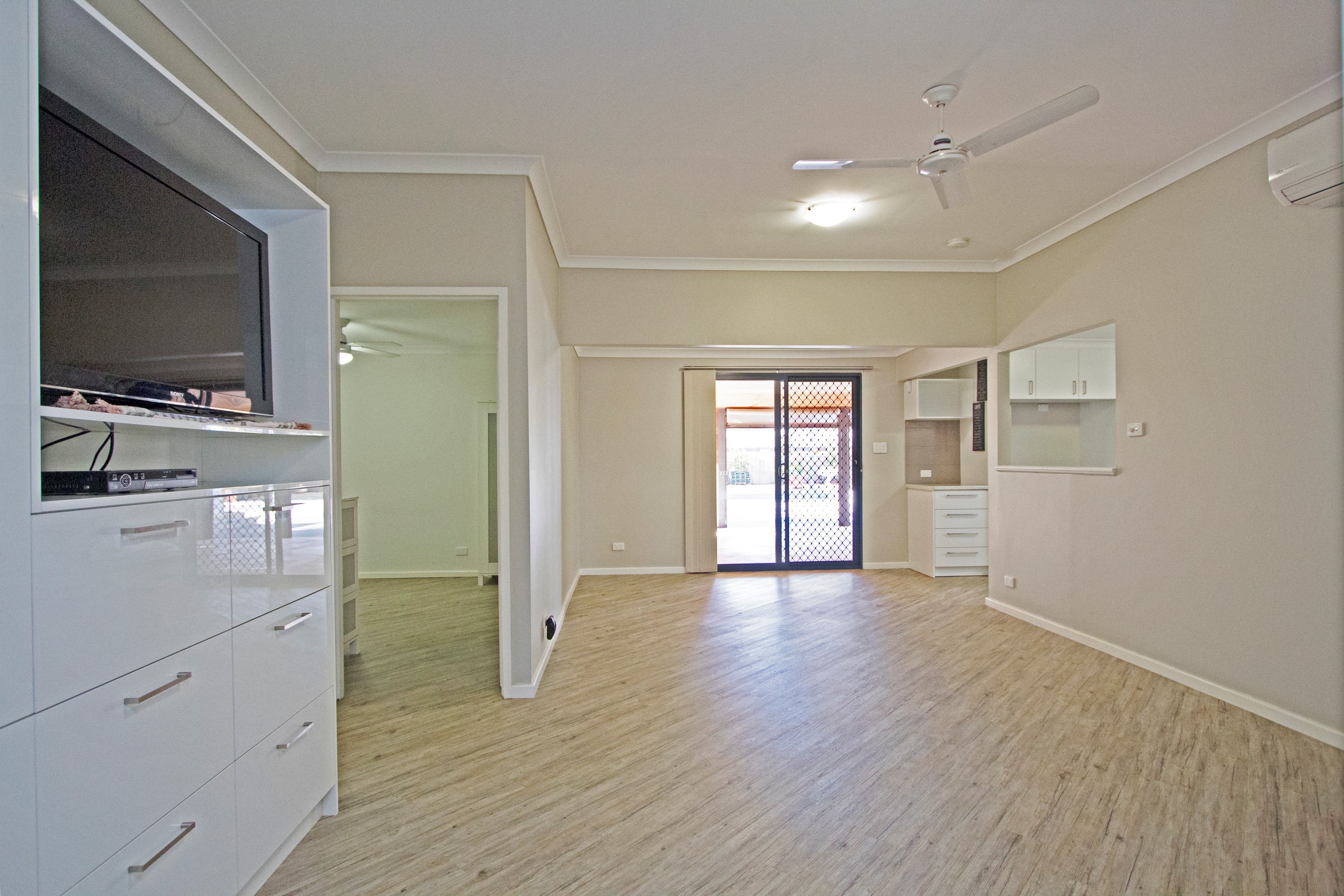 6 Thomas Street, Leeman, WA 6514