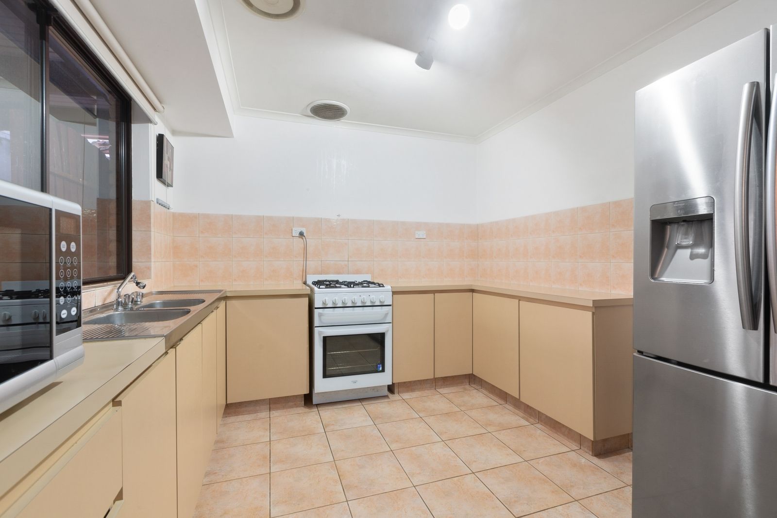 1 Willow Drive, Hampton Park, VIC 3976