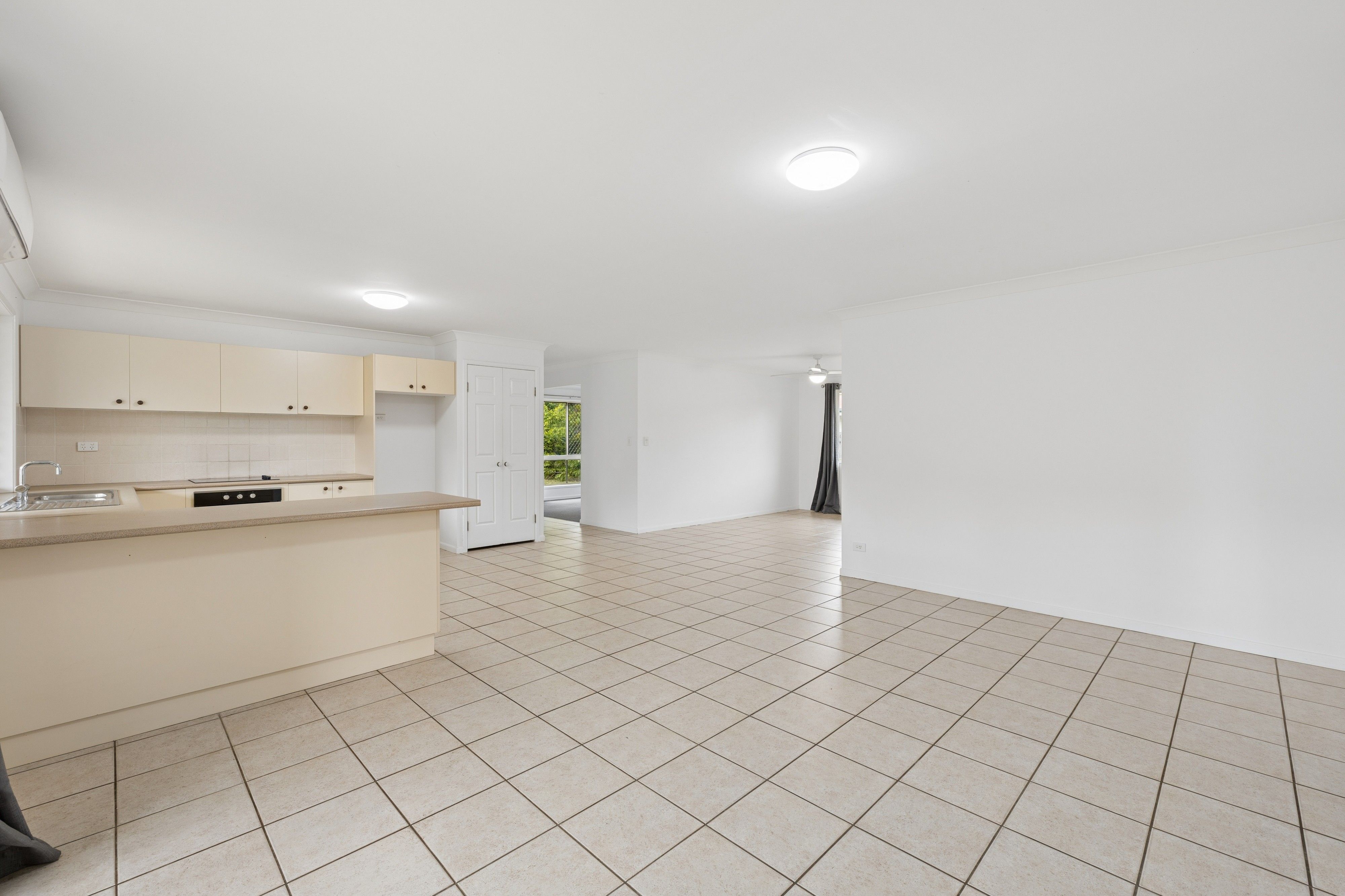 18 Tralee Street — photo 8 of 23