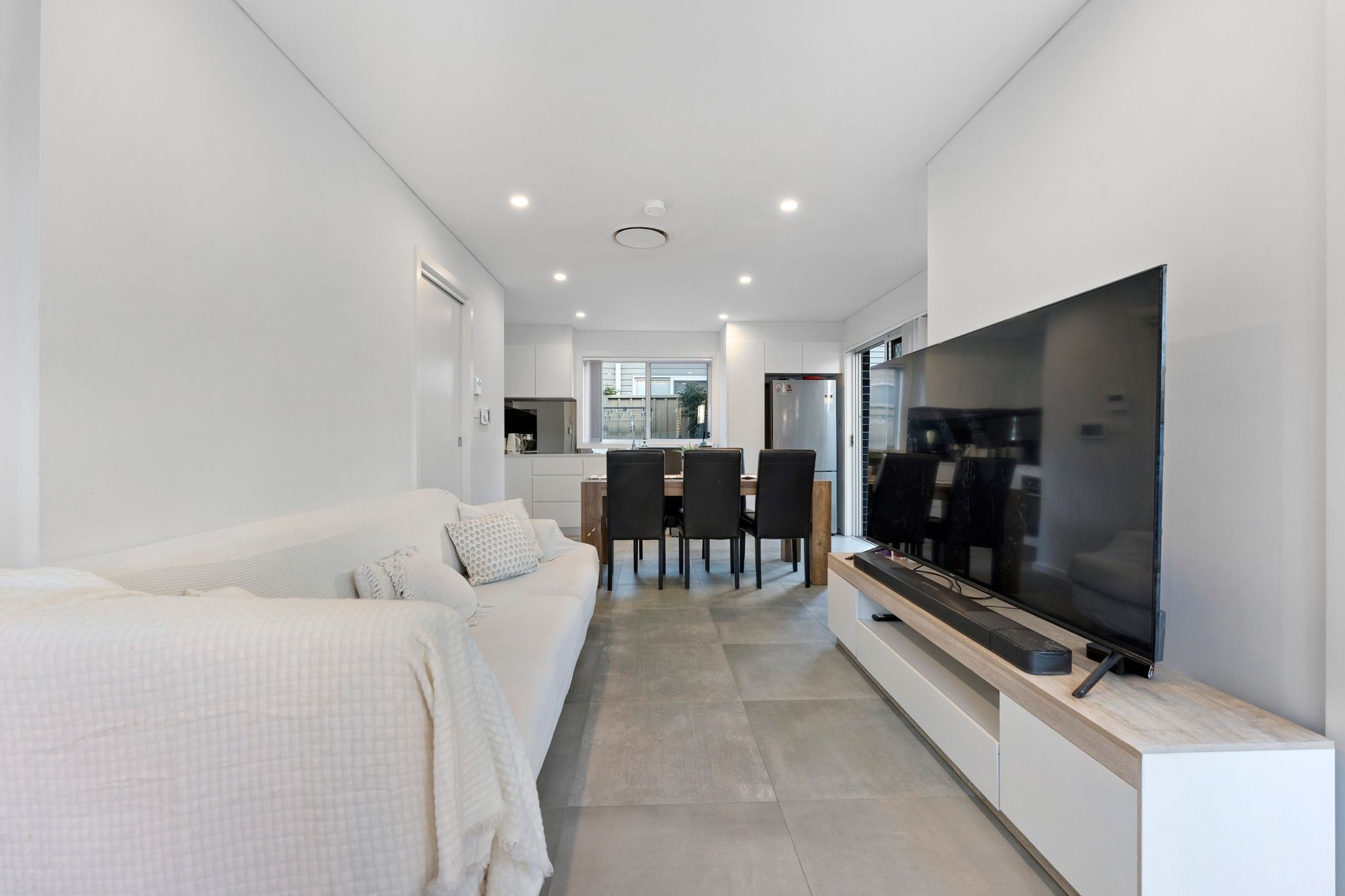 2/51 Kenny Avenue — photo 4 of 19