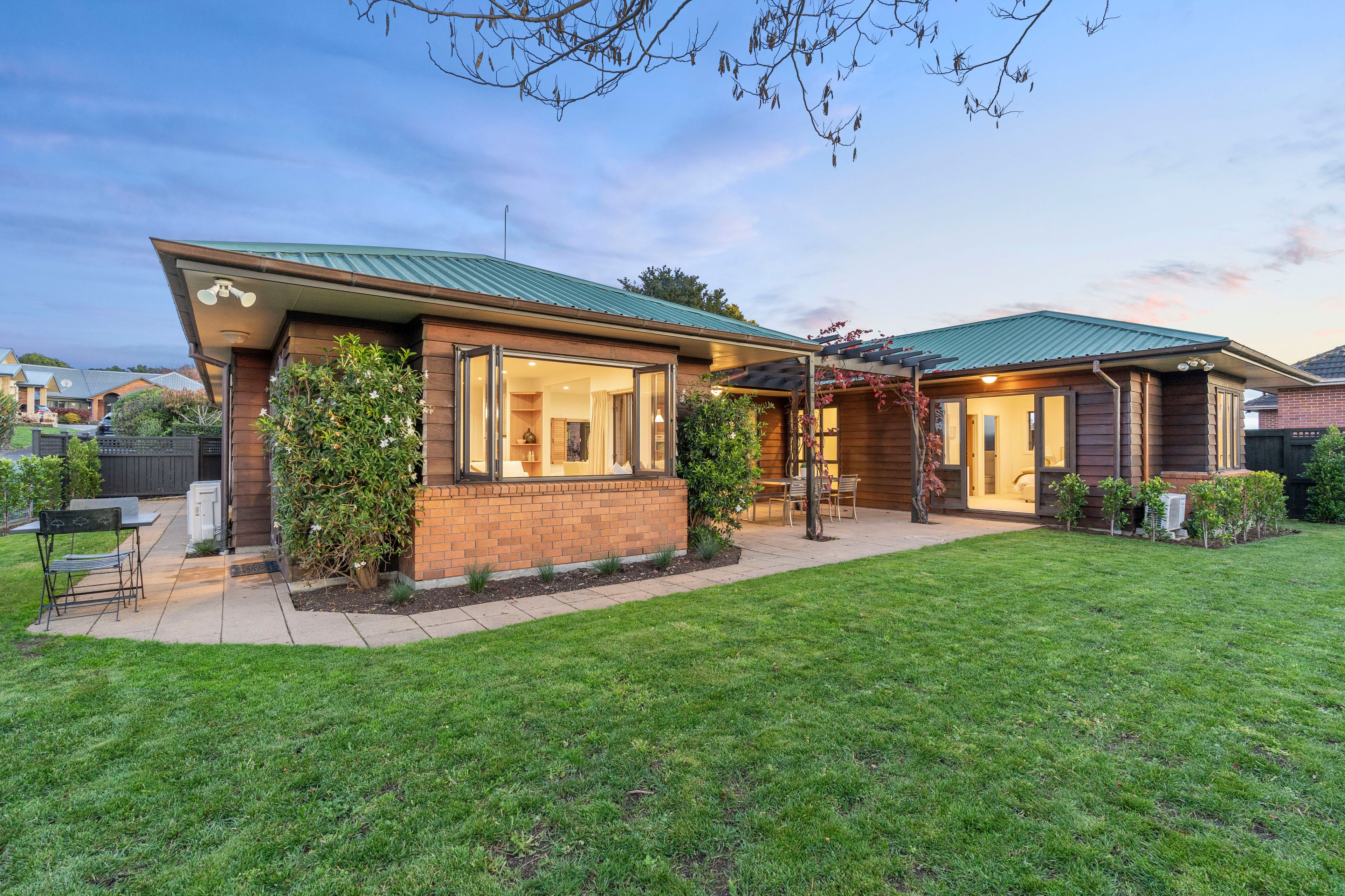 3 Fallsbrook Lane, Mangere Bridge, Manukau City