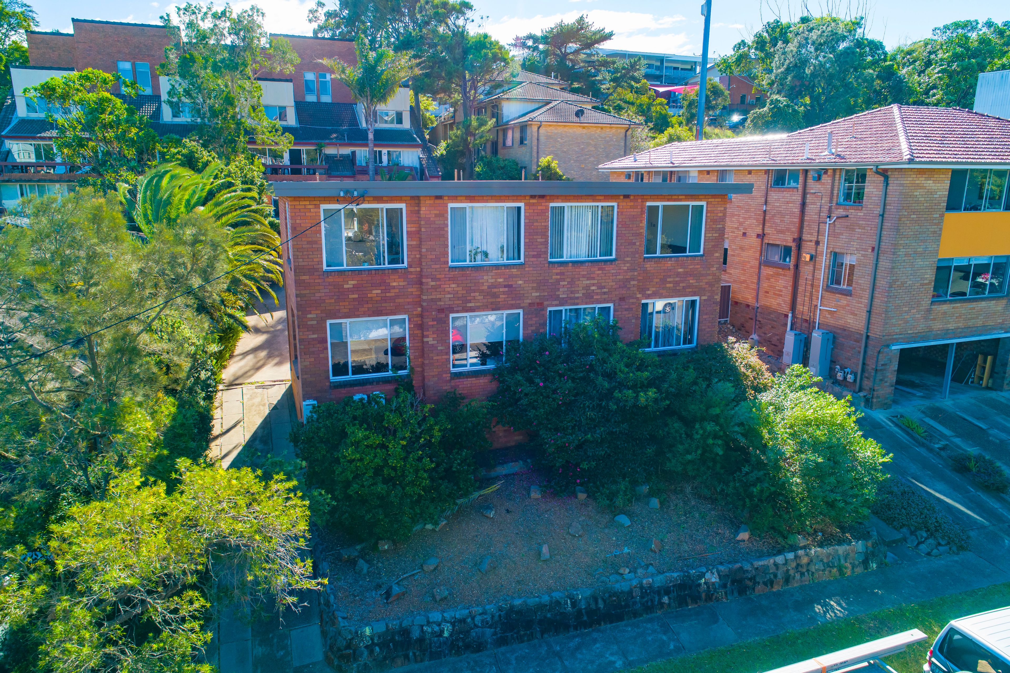 7 Mosbri Crescent — photo 6 of 10