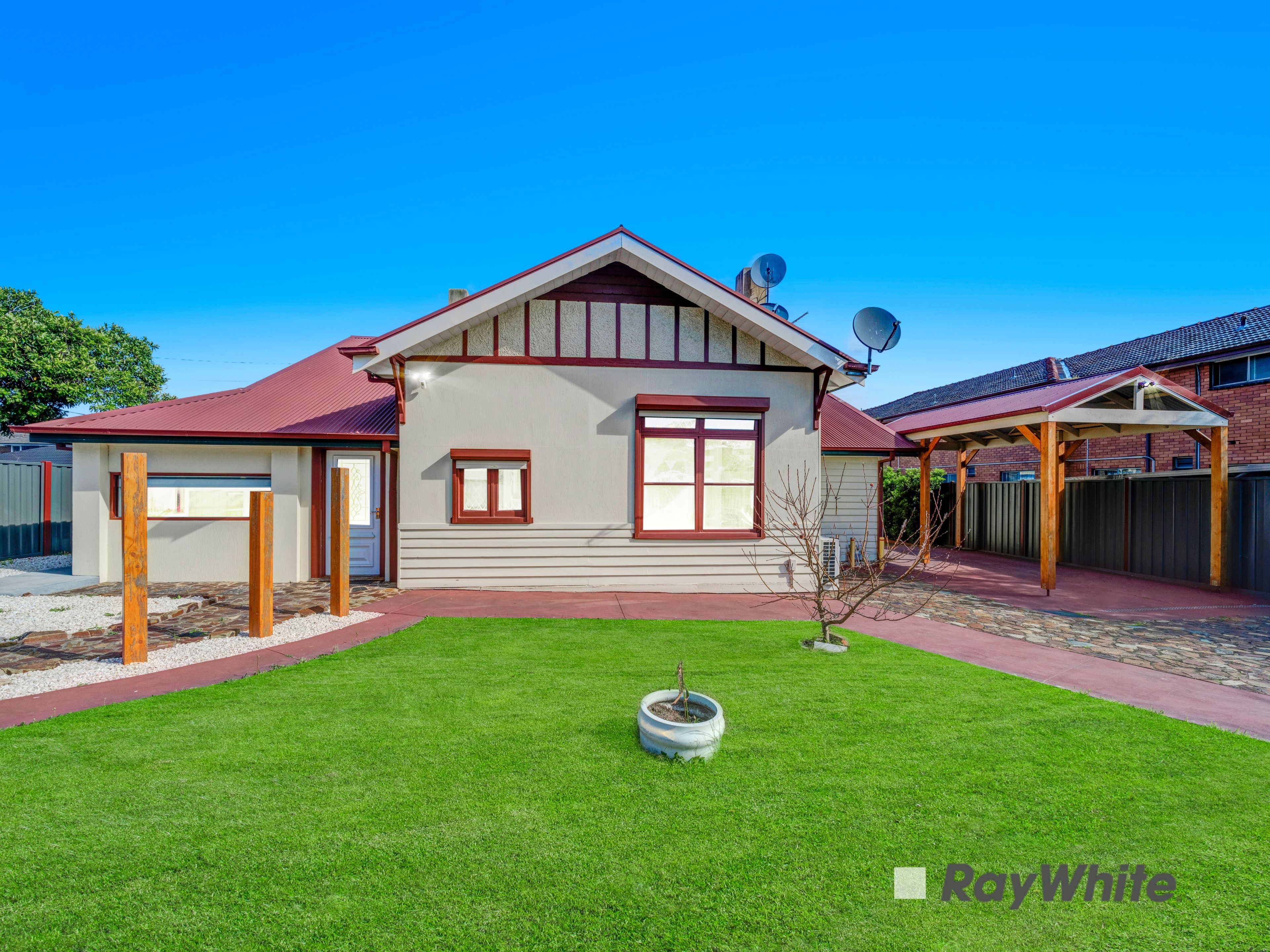 27 Hemmings Street — photo 2 of 28