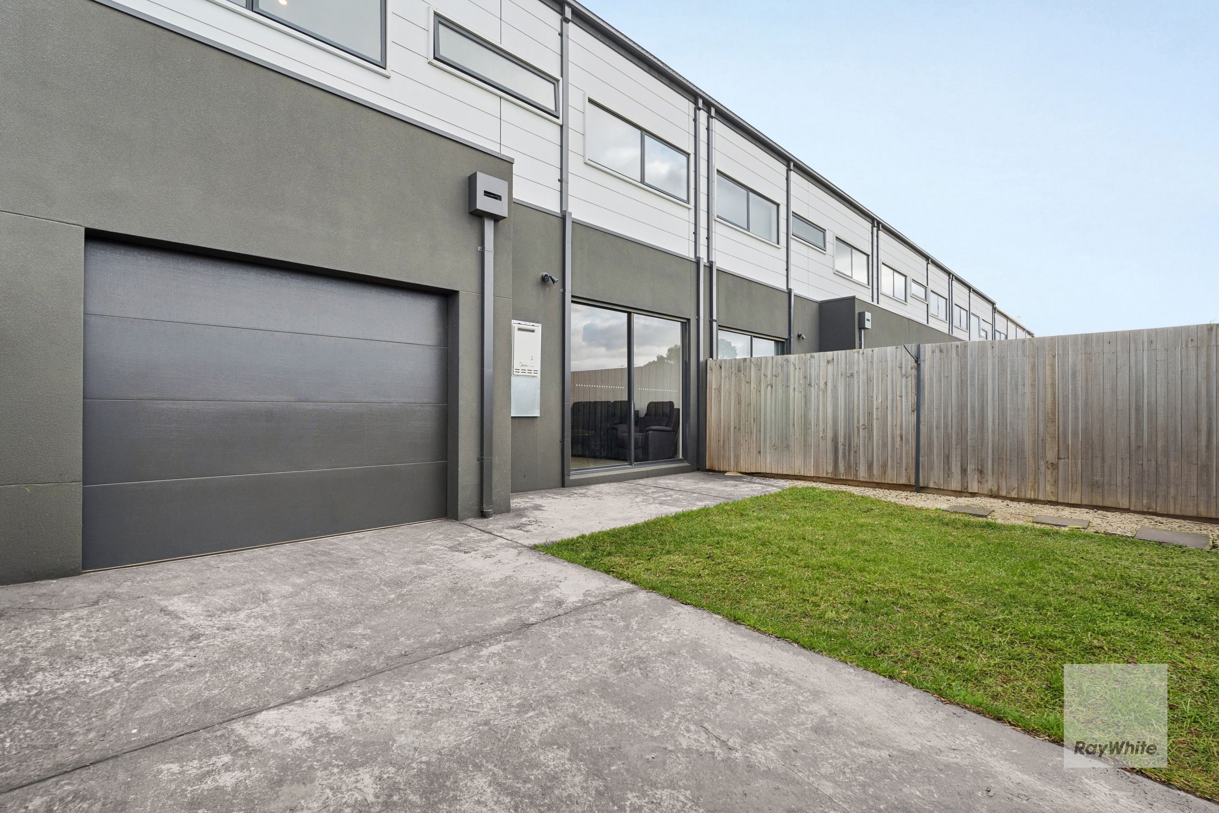 14 Lenox Walk — photo 16 of 18