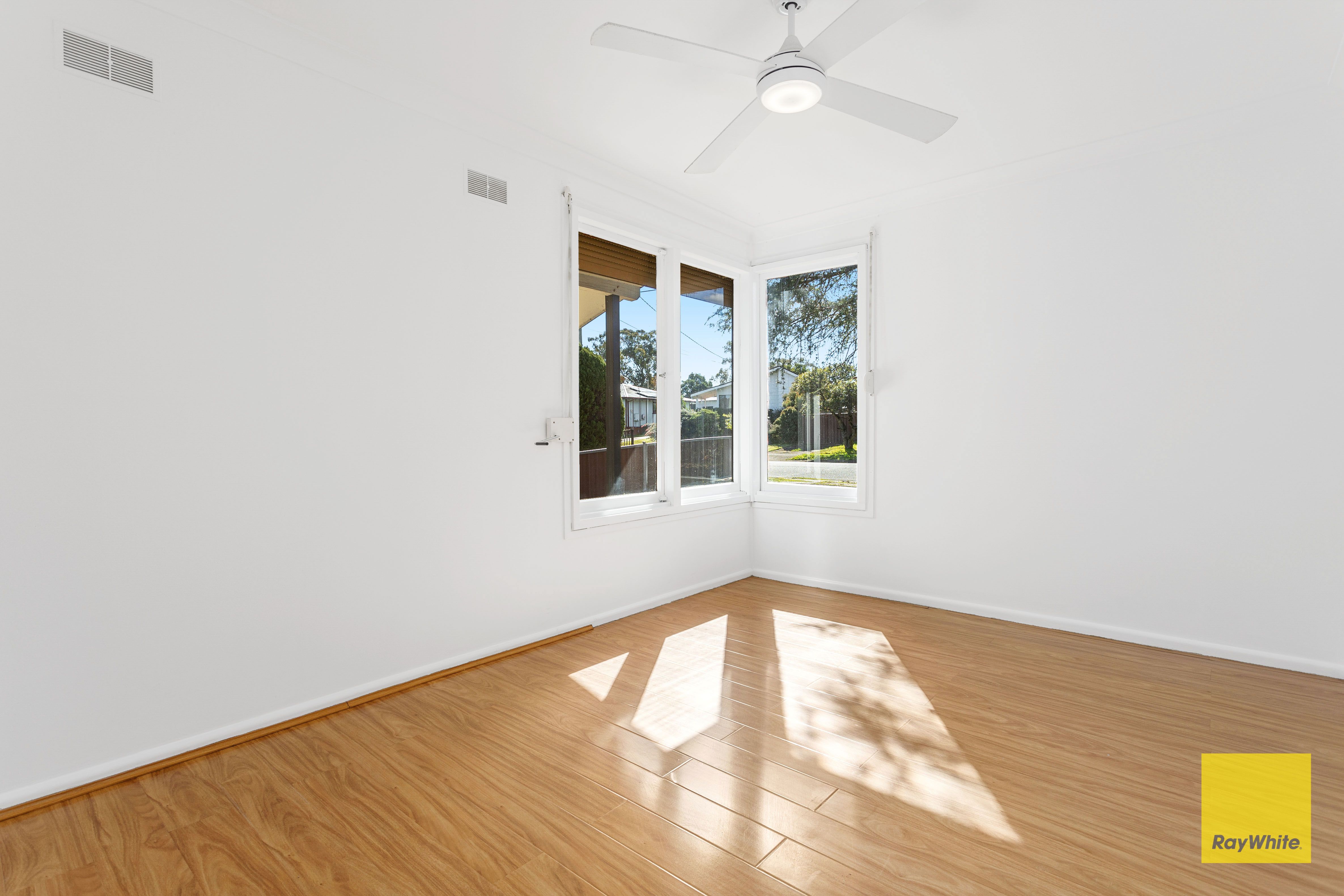 26 Mackellar Road — photo 6 of 14