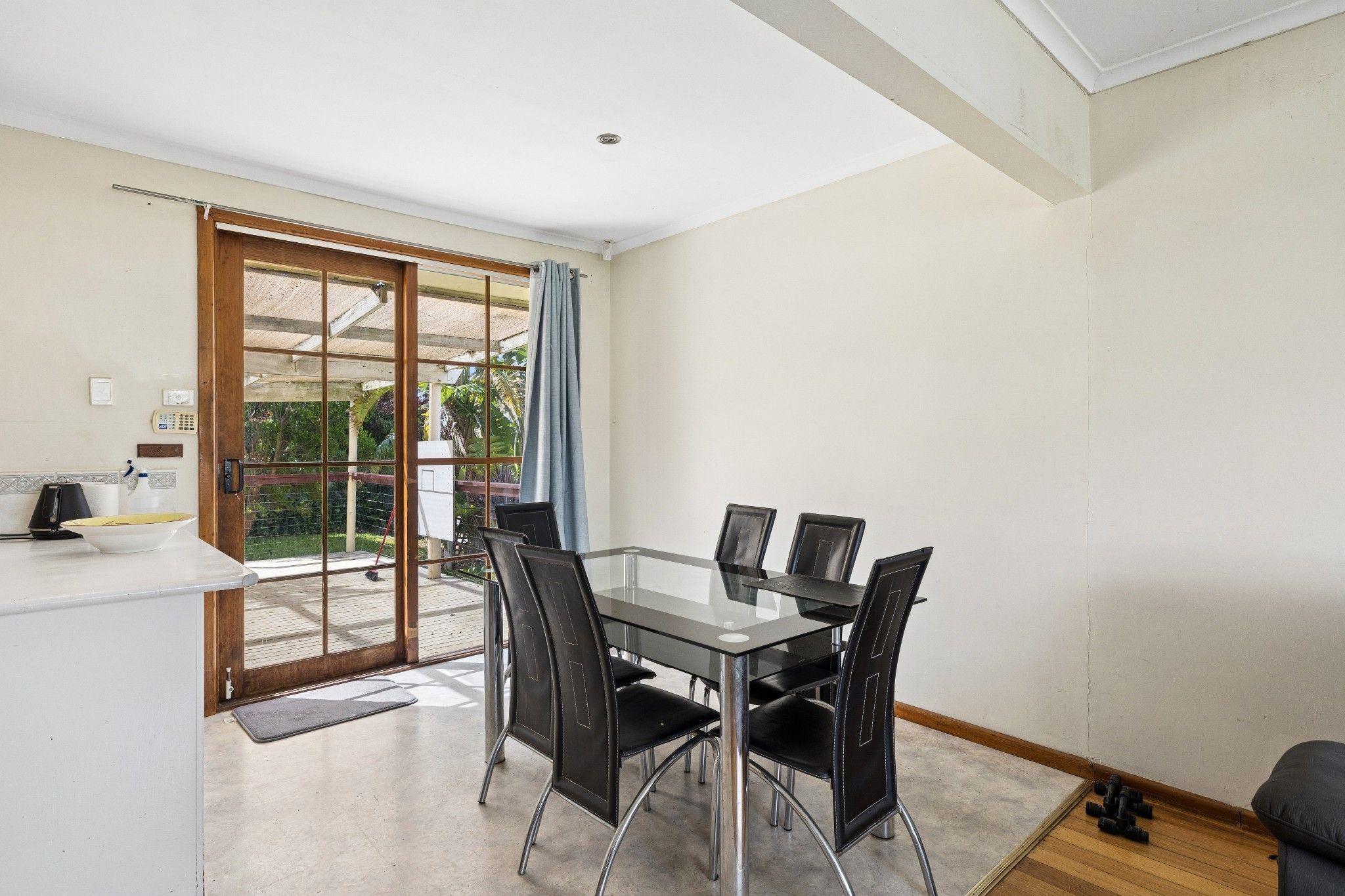 42 Centenary Crescent — photo 8 of 24