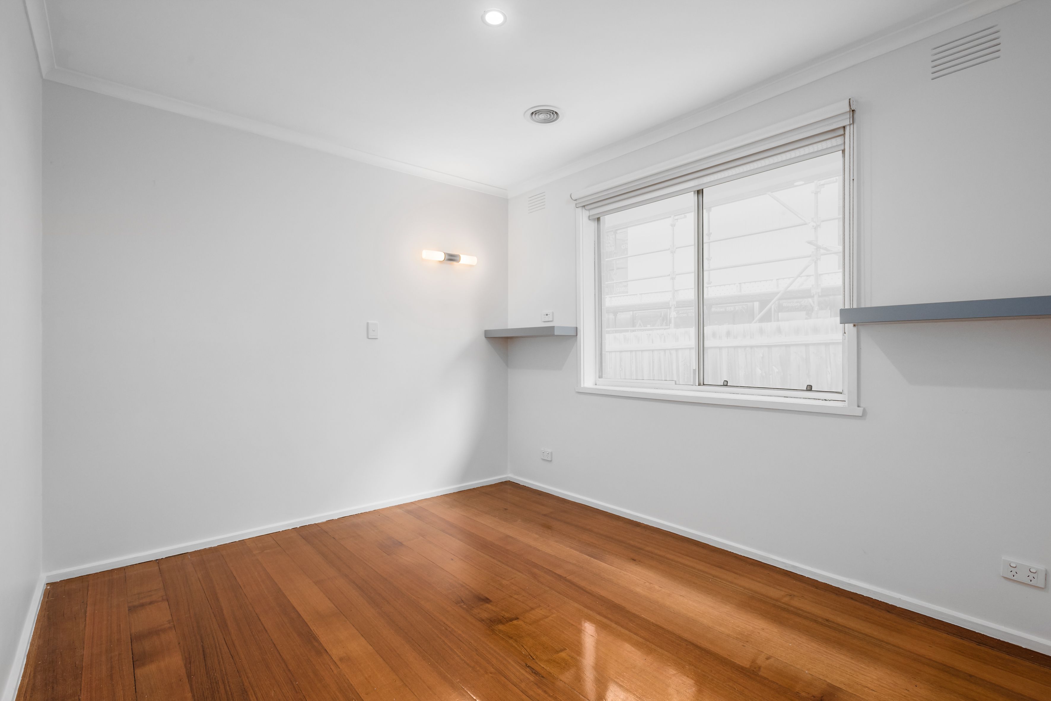 2/4 Wattle Grove, McKinnon, VIC 3204