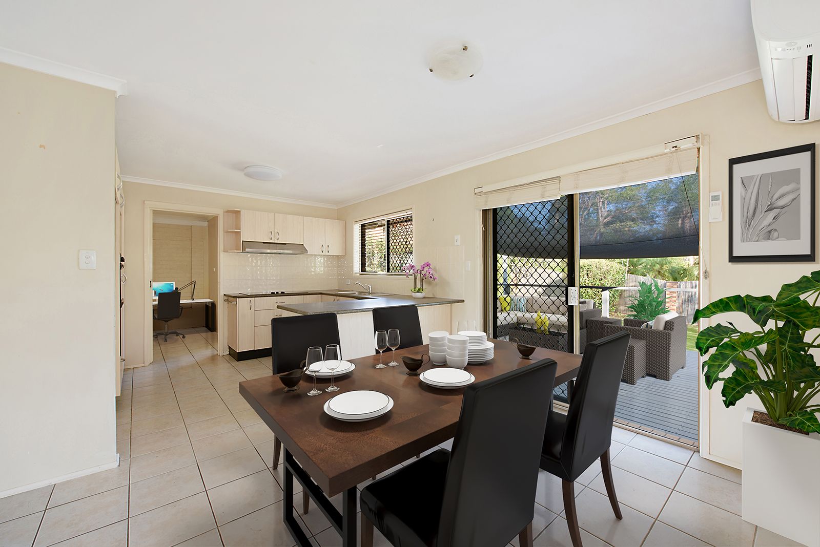 10 Ballater Street, Sunnybank Hills, QLD 4109