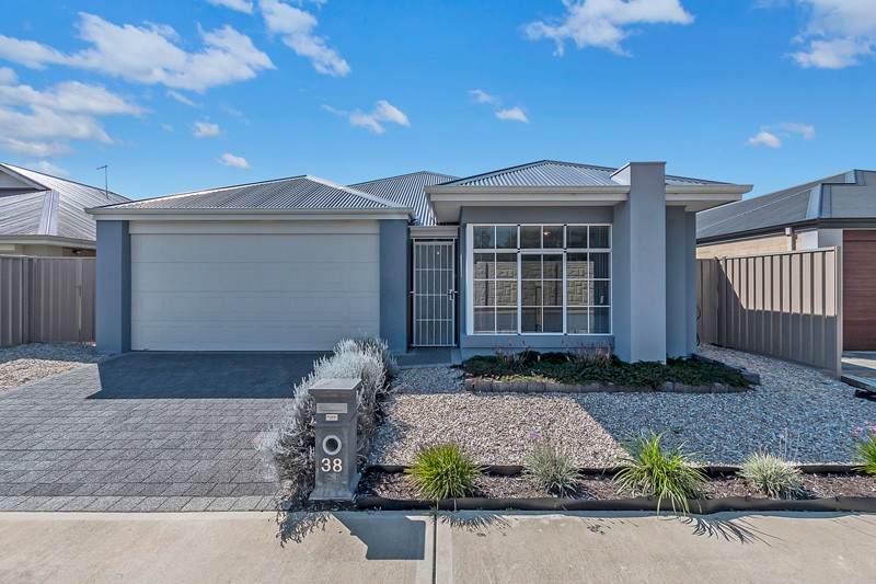 38 Brandeis Grove, Karnup, WA 6176