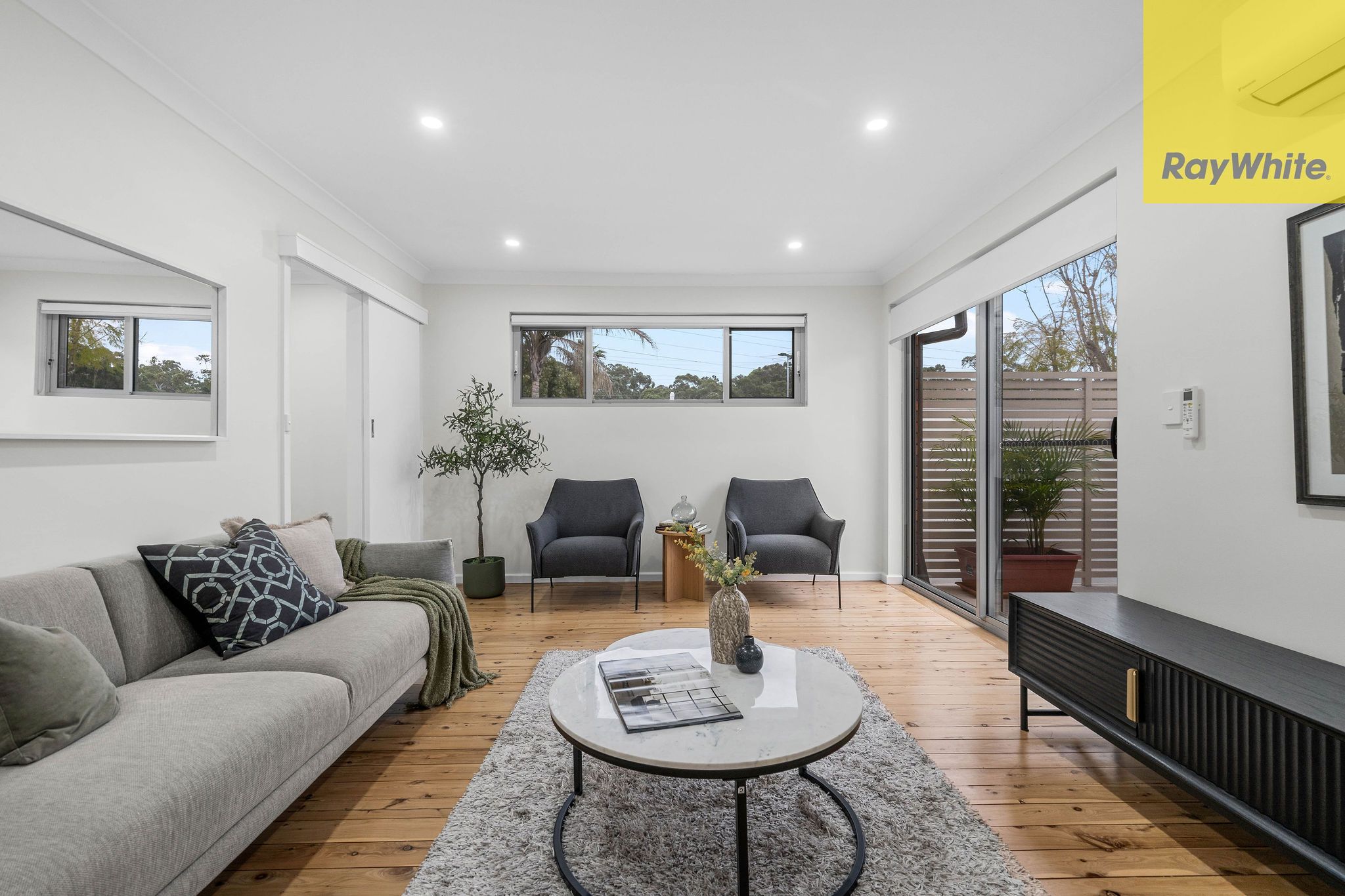 979 Henry Lawson Drive — photo 5 of 16