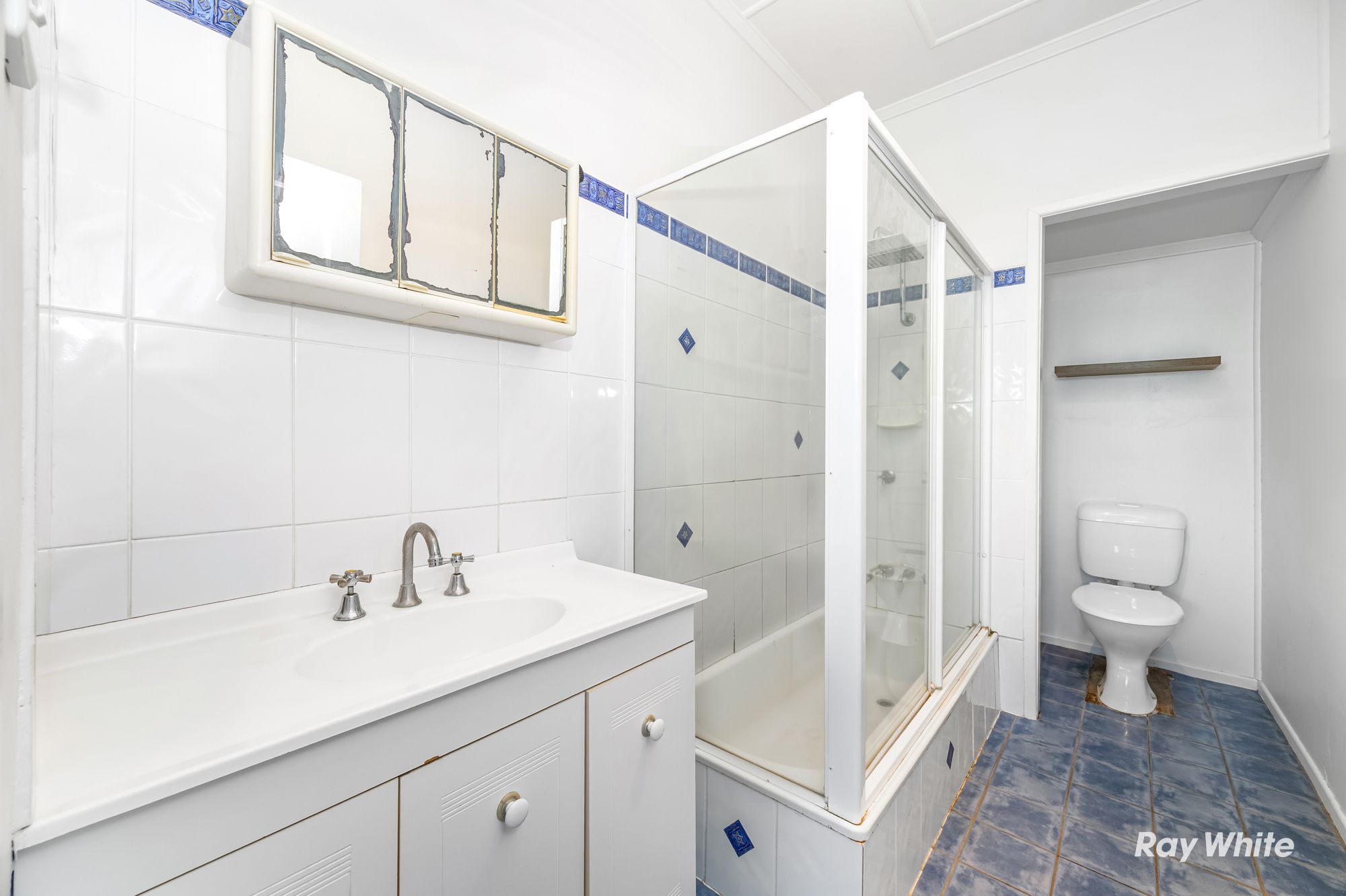 108 Matthew Flinders Drive — photo 10 of 22