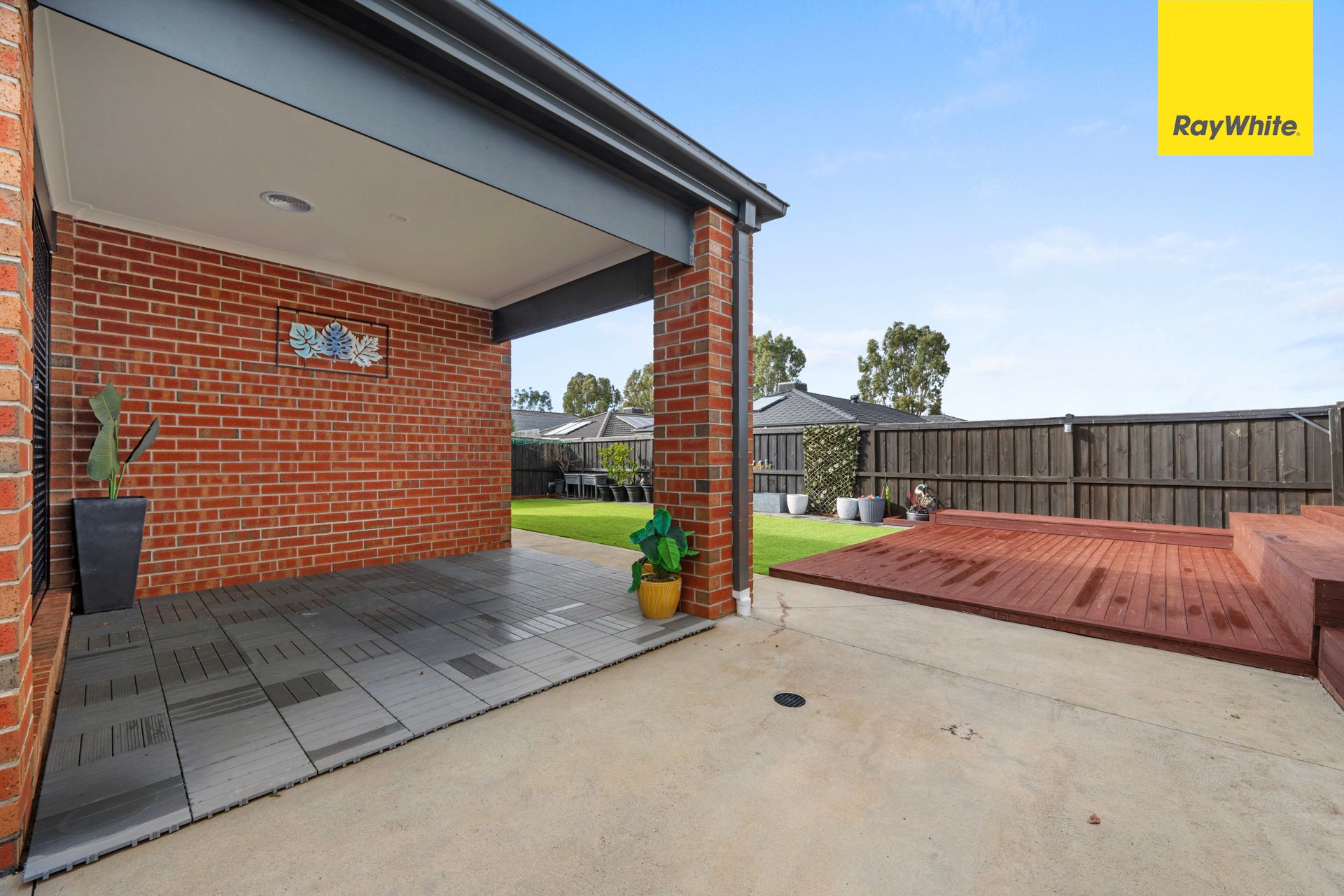15 Tetbury Avenue — photo 14 of 16