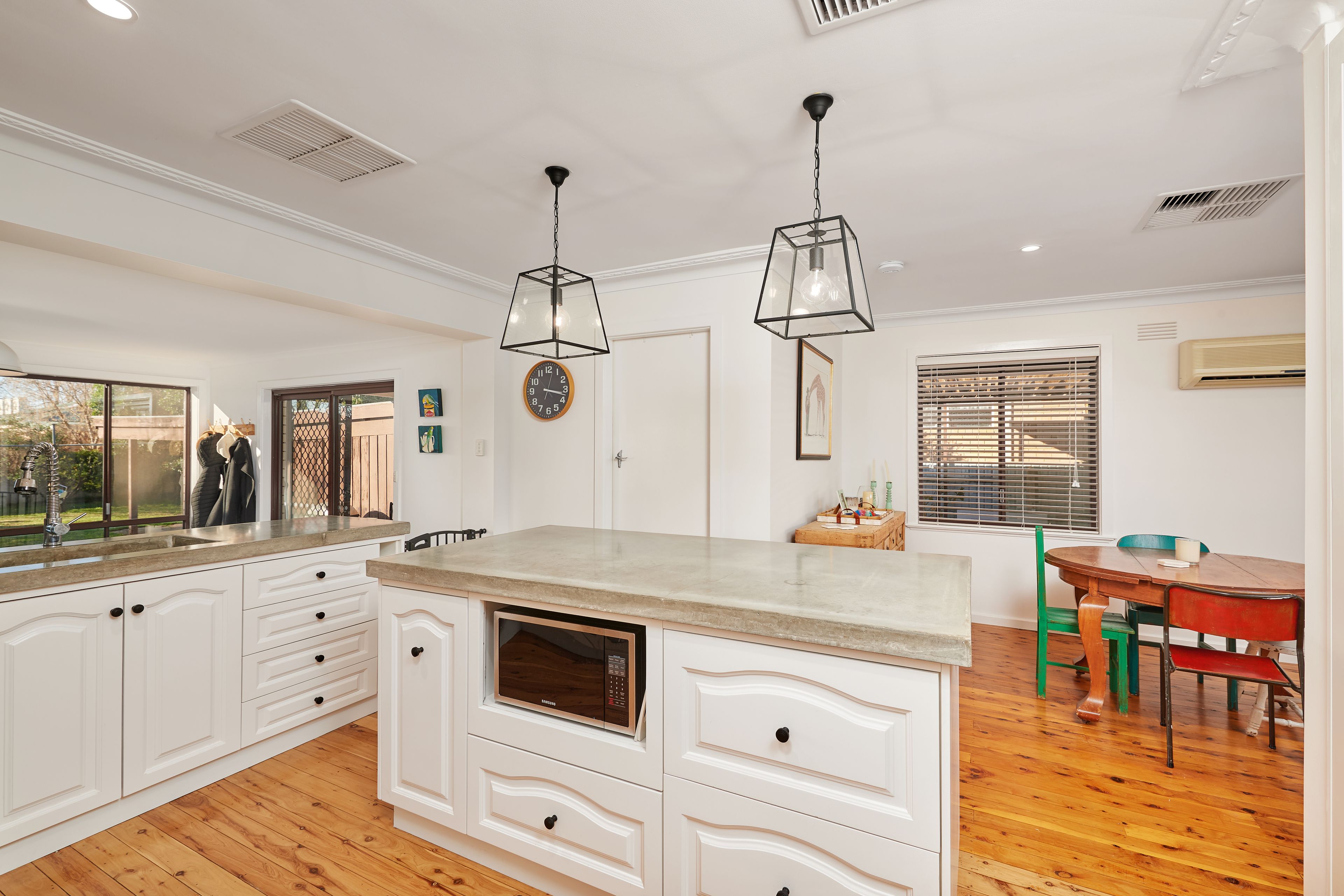 21 Huthwaite Street, Mount Austin, NSW 2650