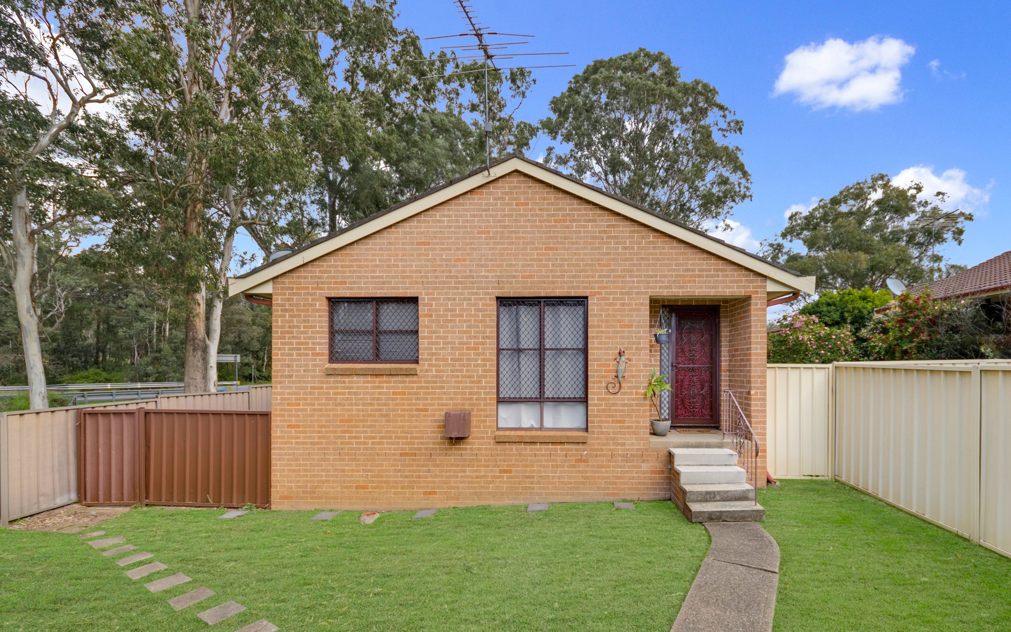 9 Clifford Crescent, Ingleburn NSW 2565