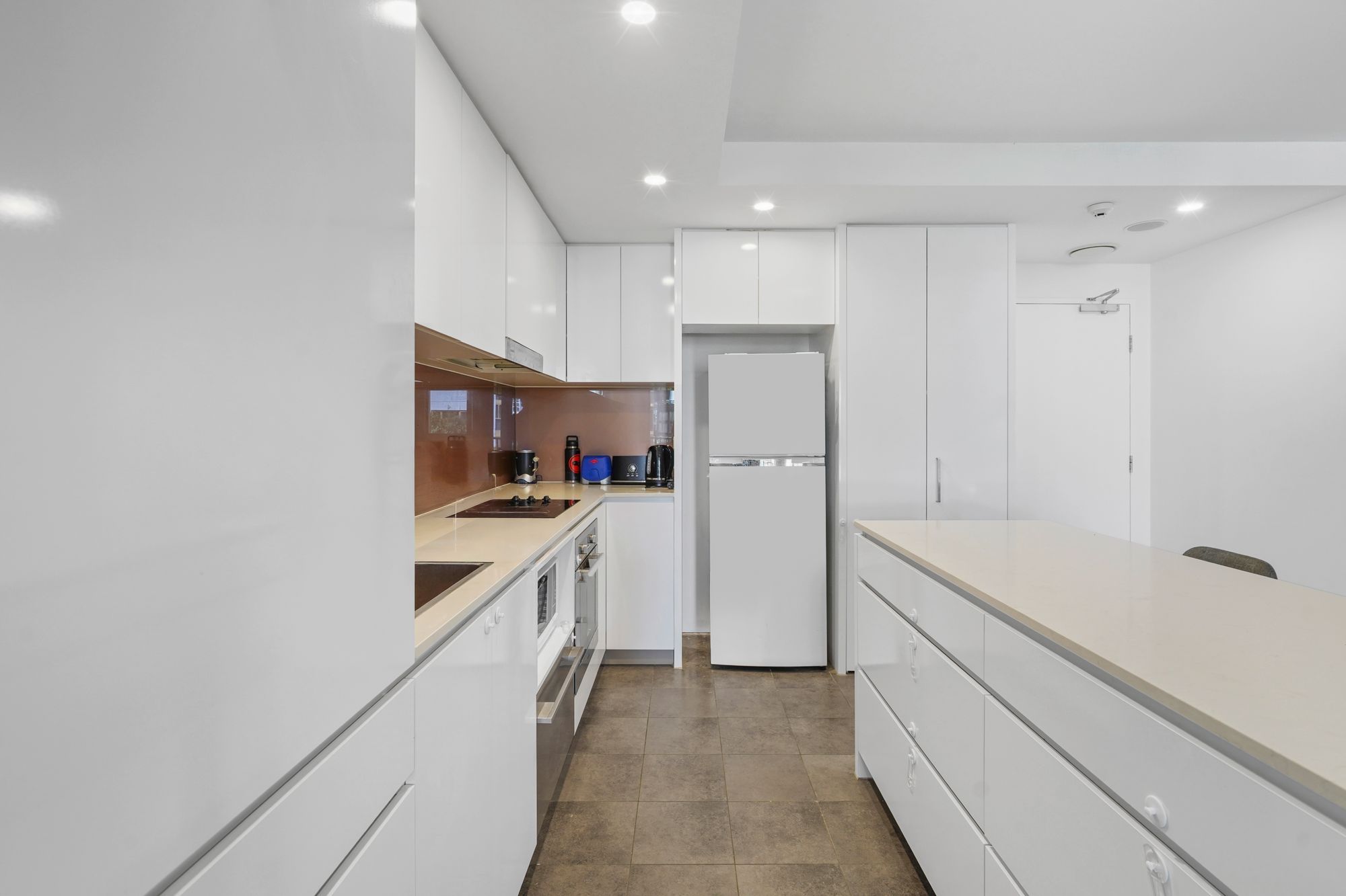 402/9 Machinery Street — photo 6 of 17
