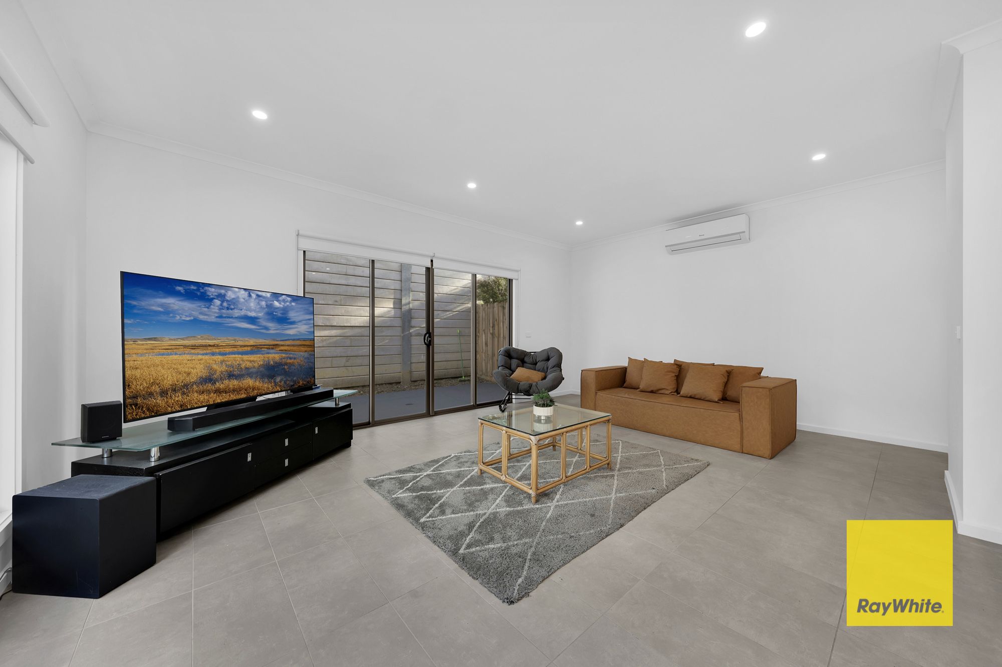 2/6 Sommerville Avenue — photo 4 of 13