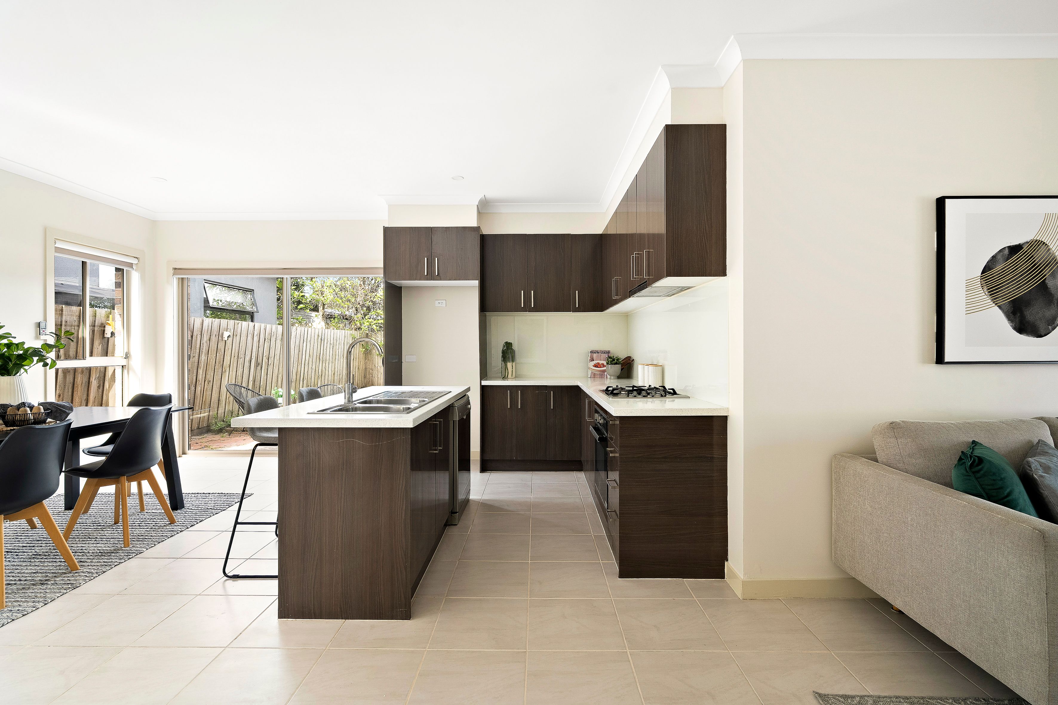 3/2 Evans Court — photo 4 of 15