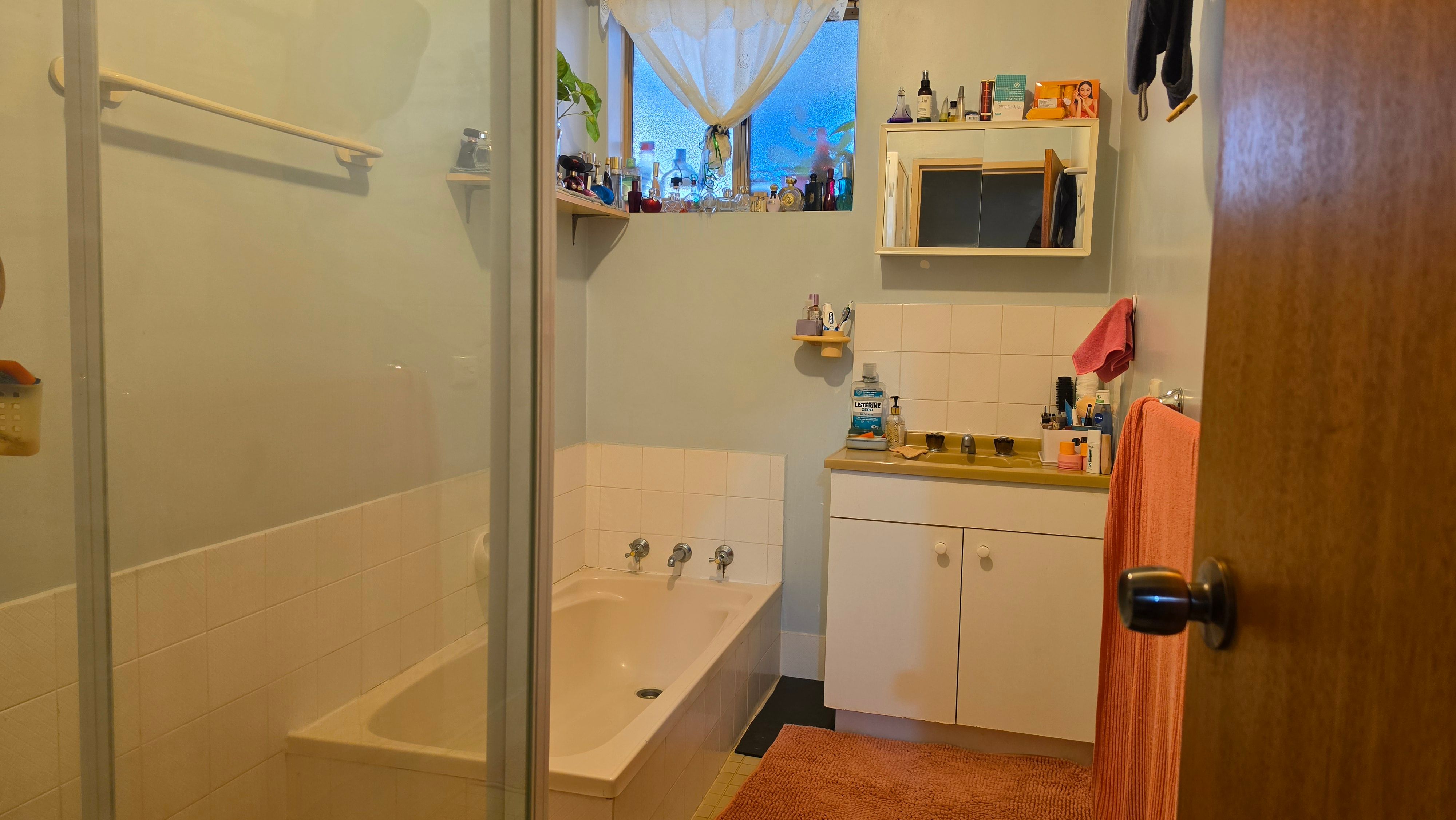 11/19 Marmion Street — photo 6 of 10