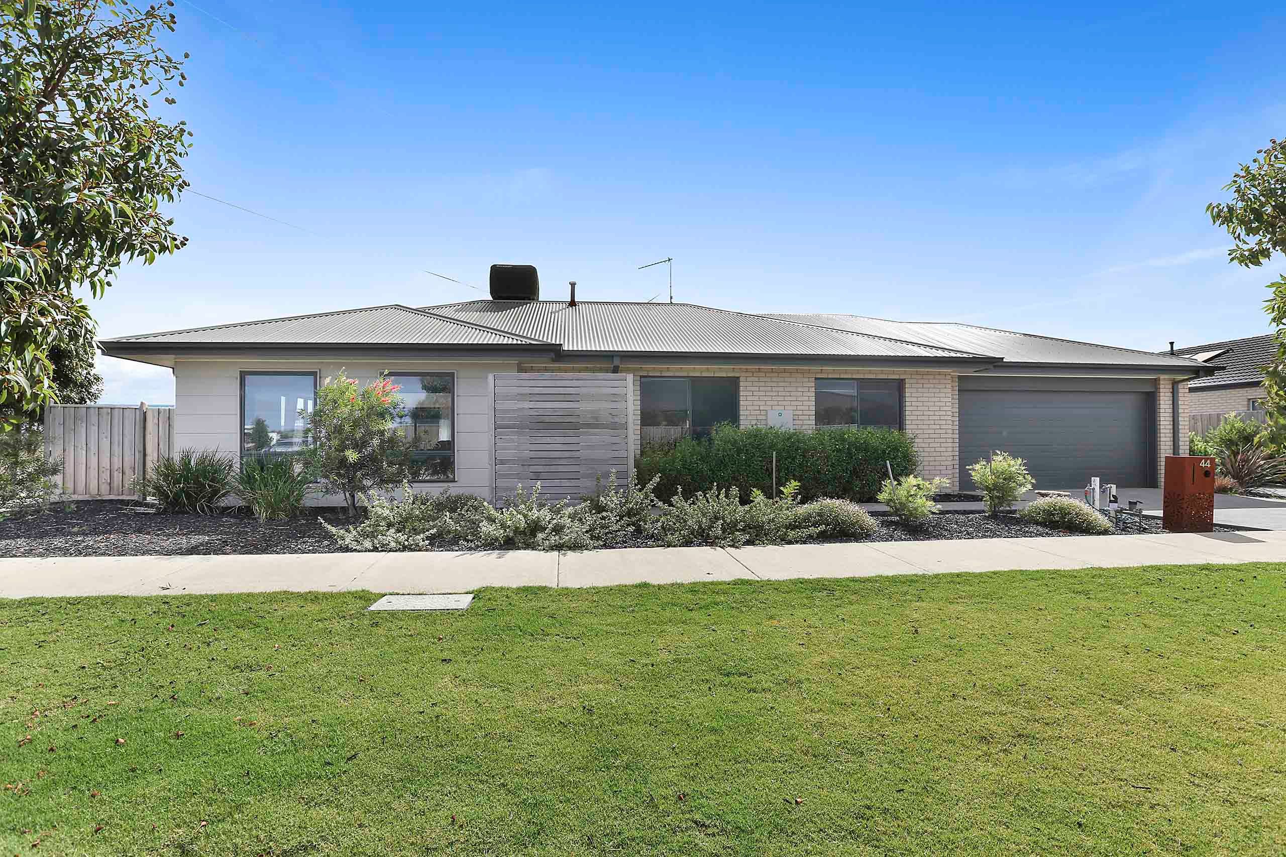44 Whitecliff Way, Armstrong Creek VIC 3217