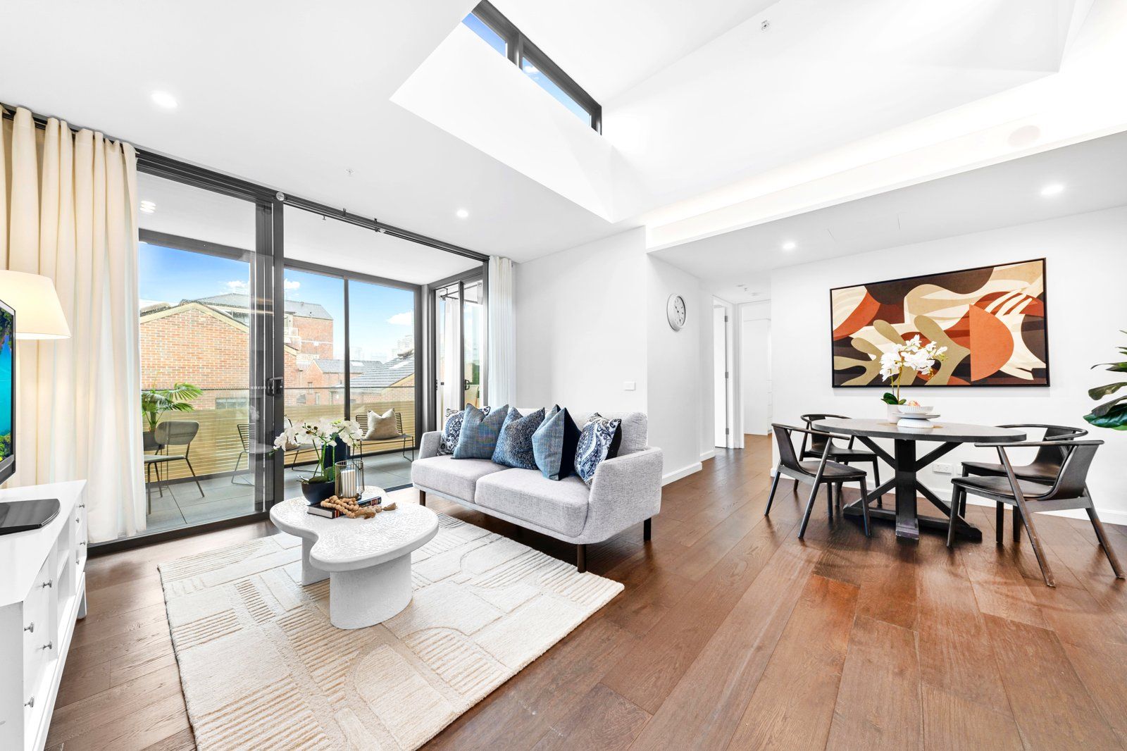 17 Albert Avenue, Chatswood NSW 2067