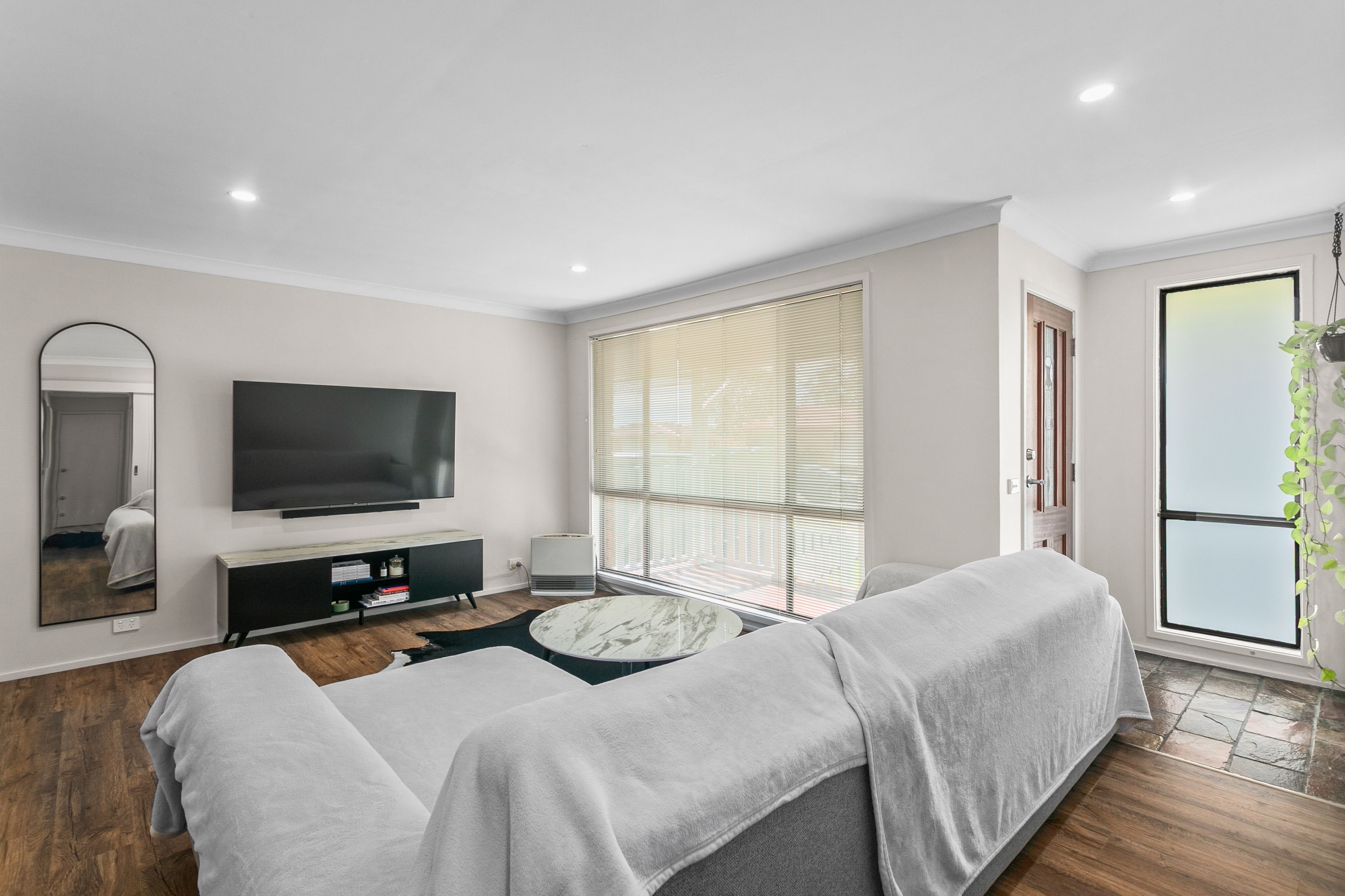 256 Tongarra Road — photo 10 of 11
