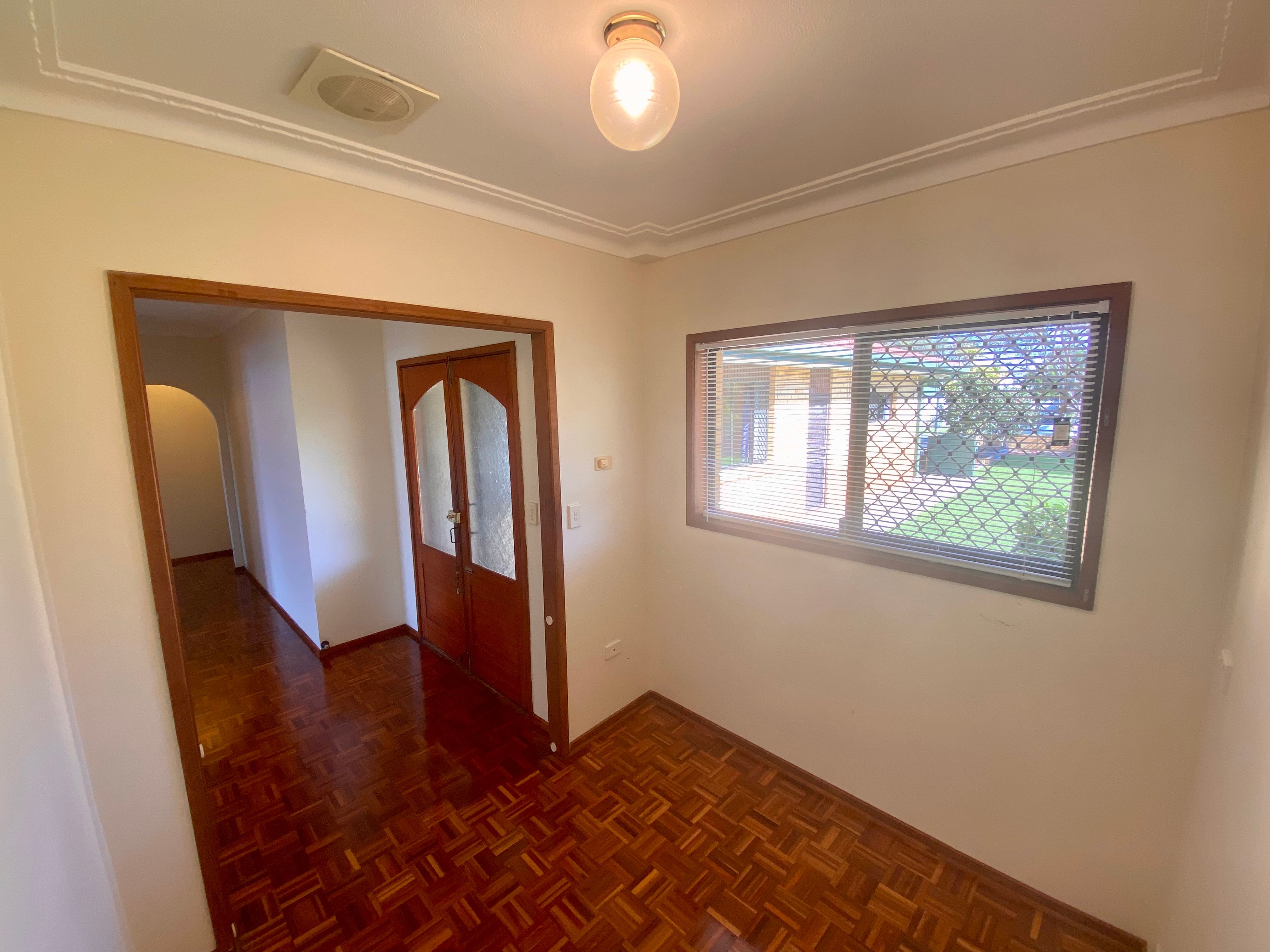17 Vatakoula Parade, Mermaid Waters, QLD 4218