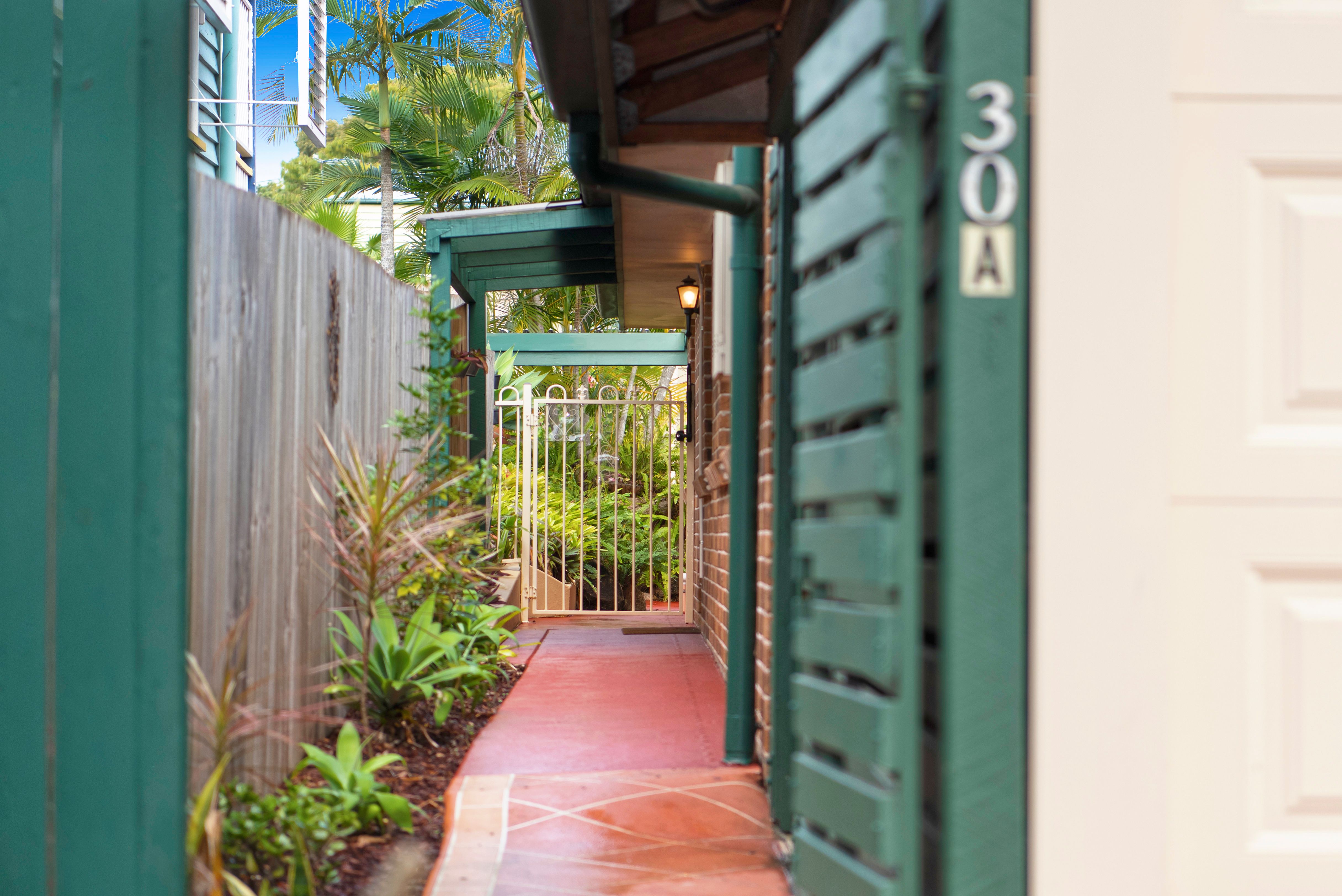 30A Ashby Street, Fairfield, QLD 4103