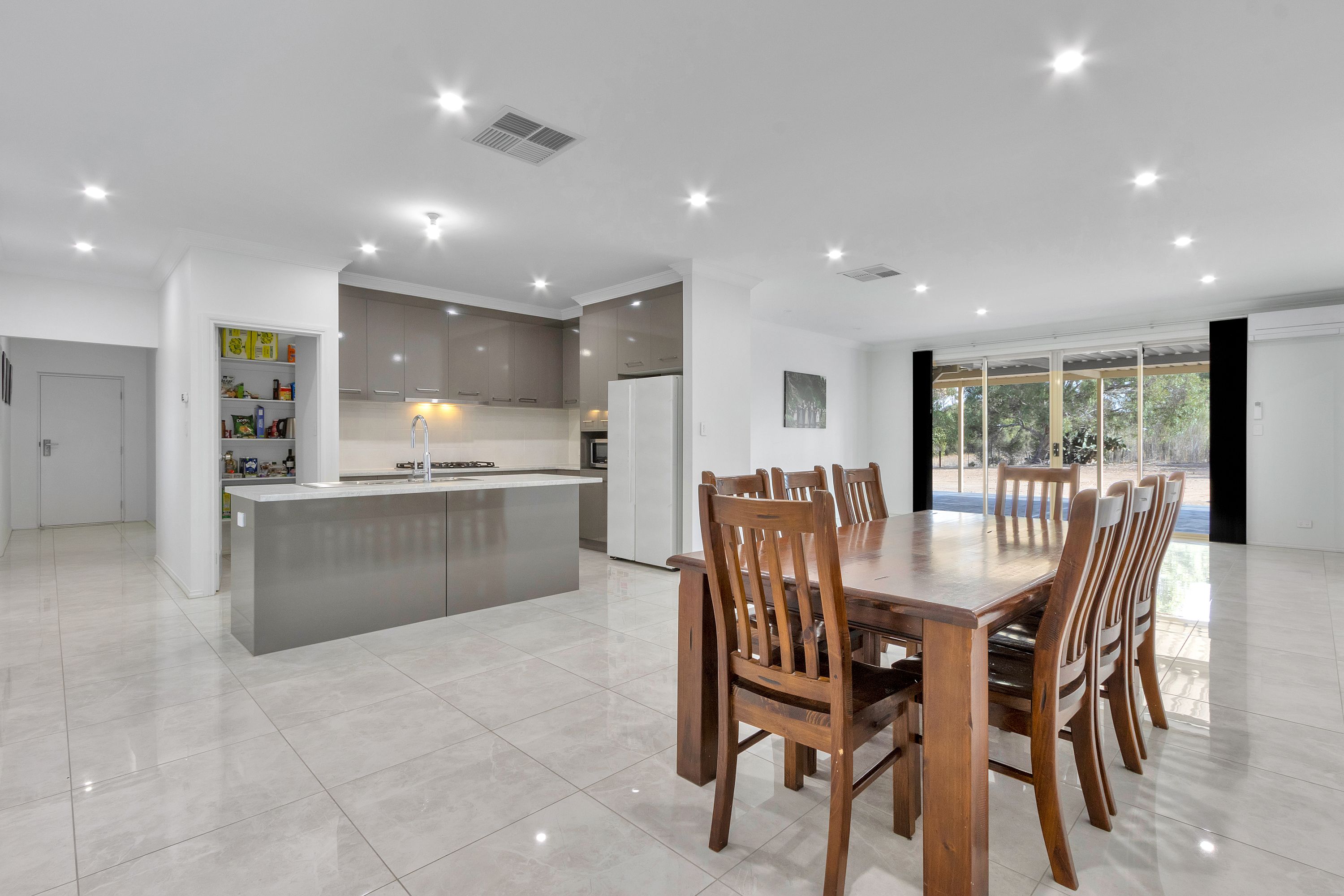 445 Old Port Wakefield Road, Two Wells, SA 5501 - Sold Home - Ray White ...