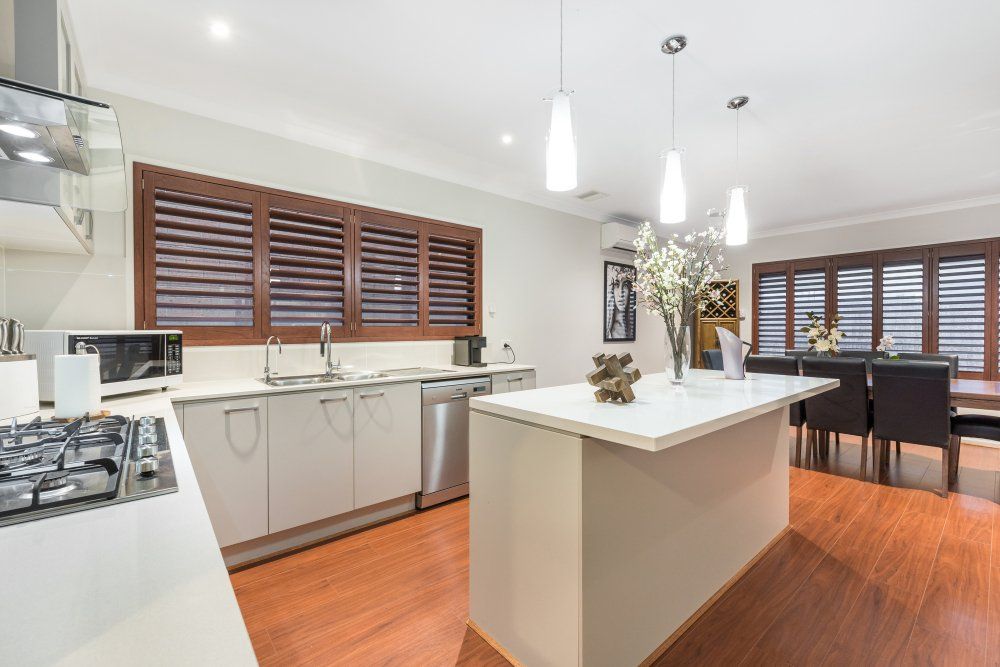45 Royaloak Crescent, Cranbourne East, VIC 3977