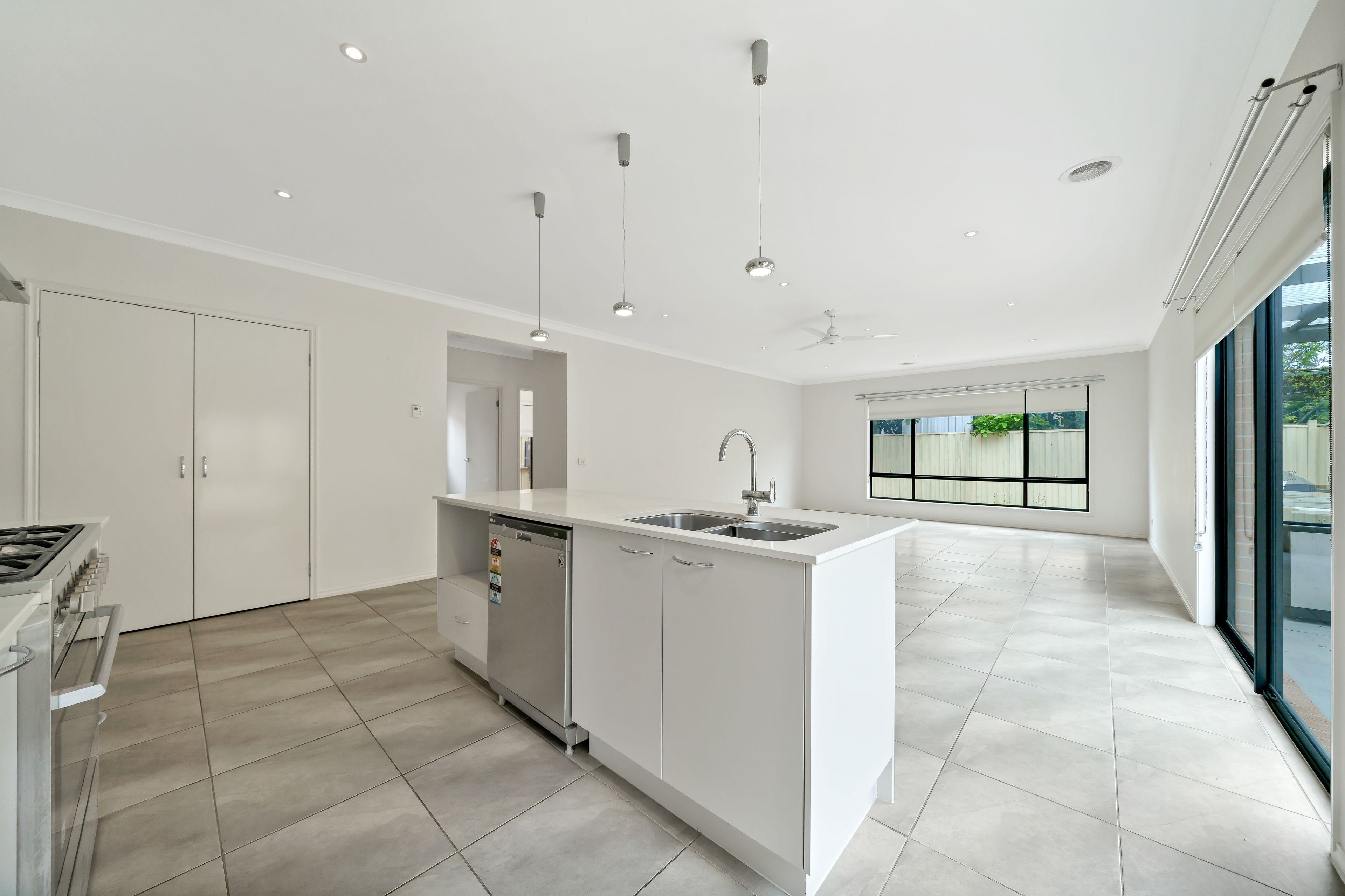 10 Lilydale Avenue — photo 5 of 18