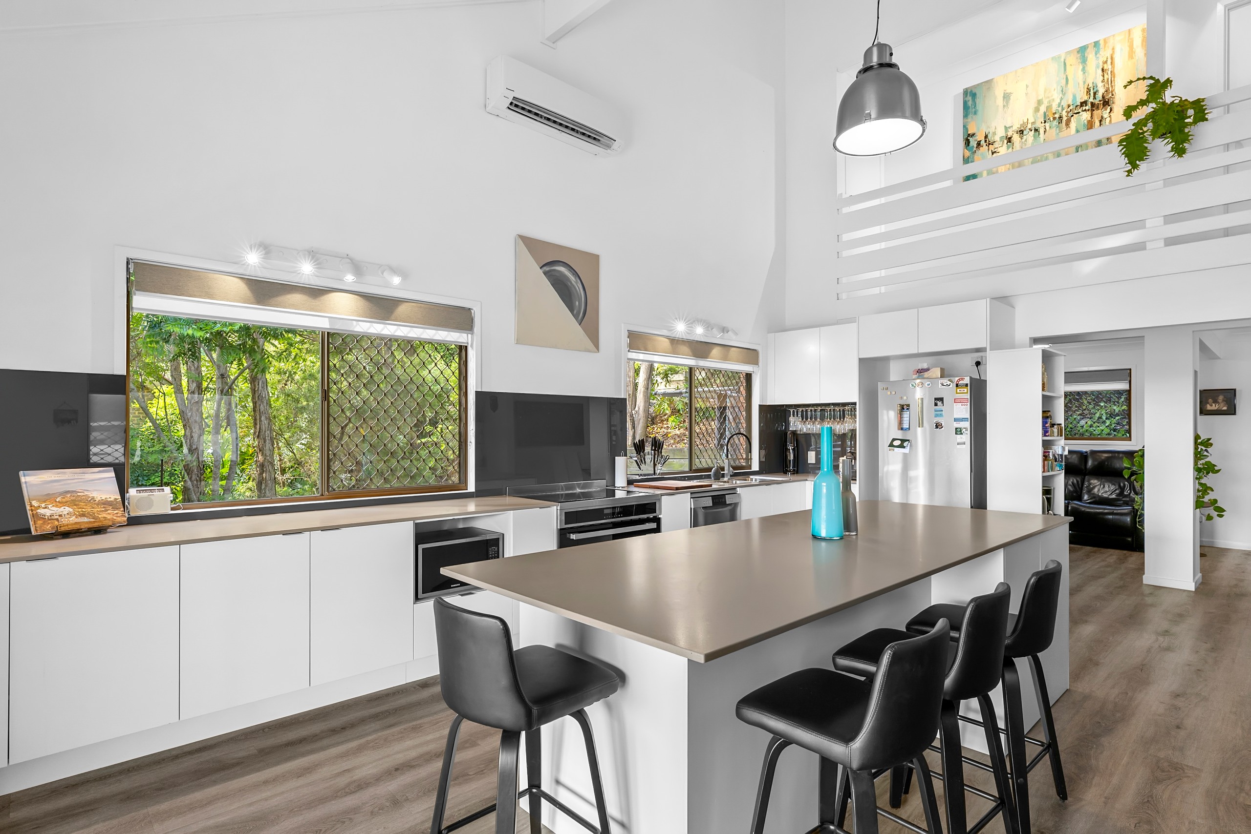 8 Vanimo Street, Chapel Hill, QLD 4069