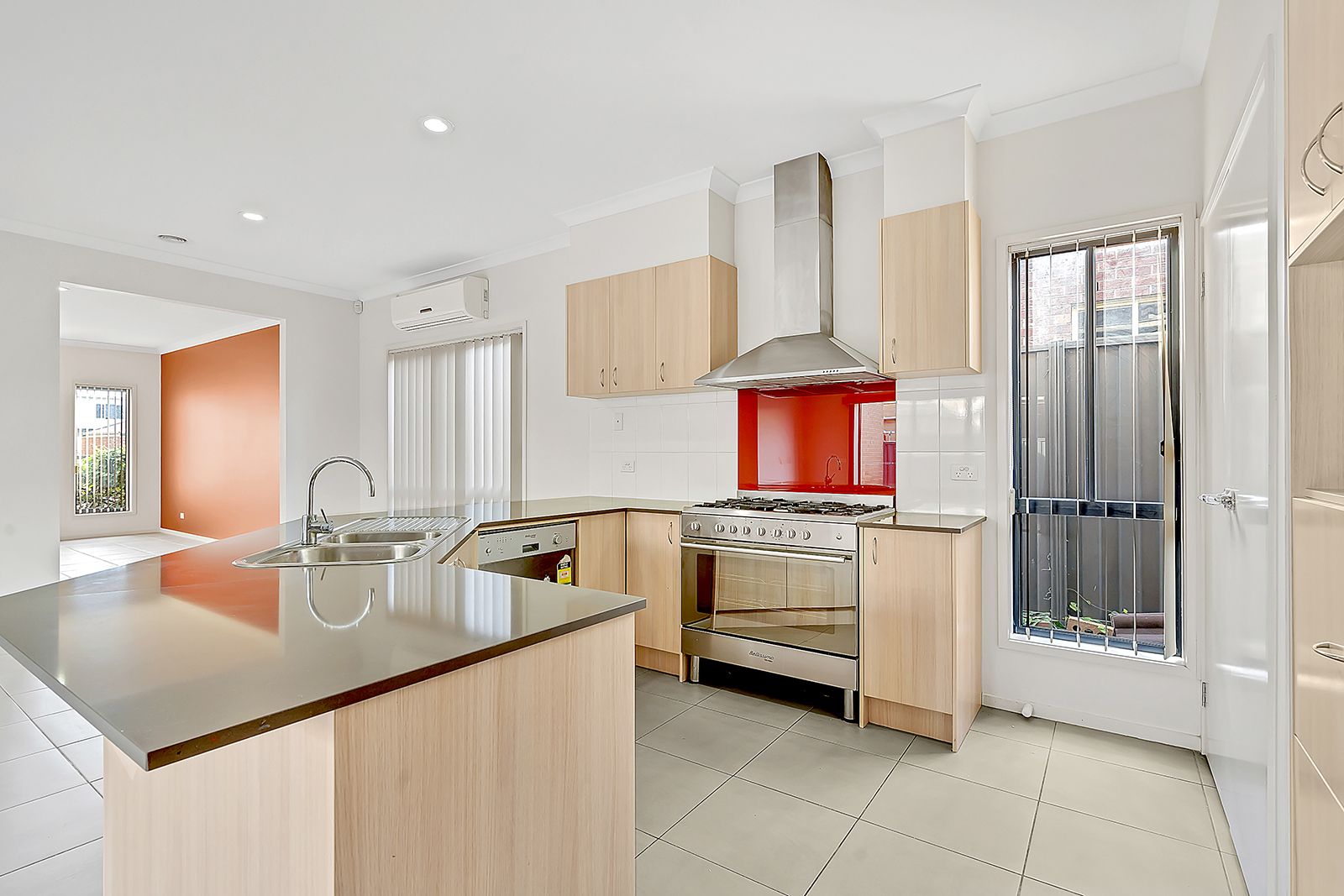 6 Corringa Way, Craigieburn, VIC 3064