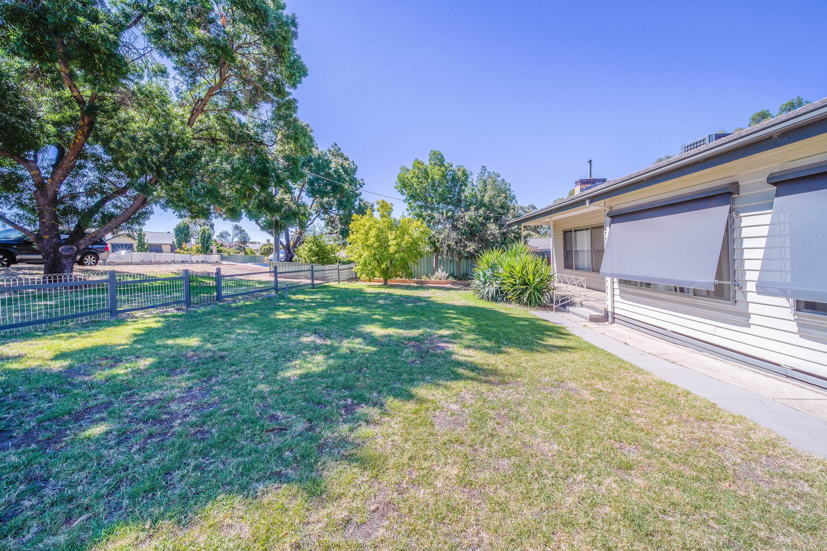 13 Spring Gully Road, Quarry Hill, VIC 3550