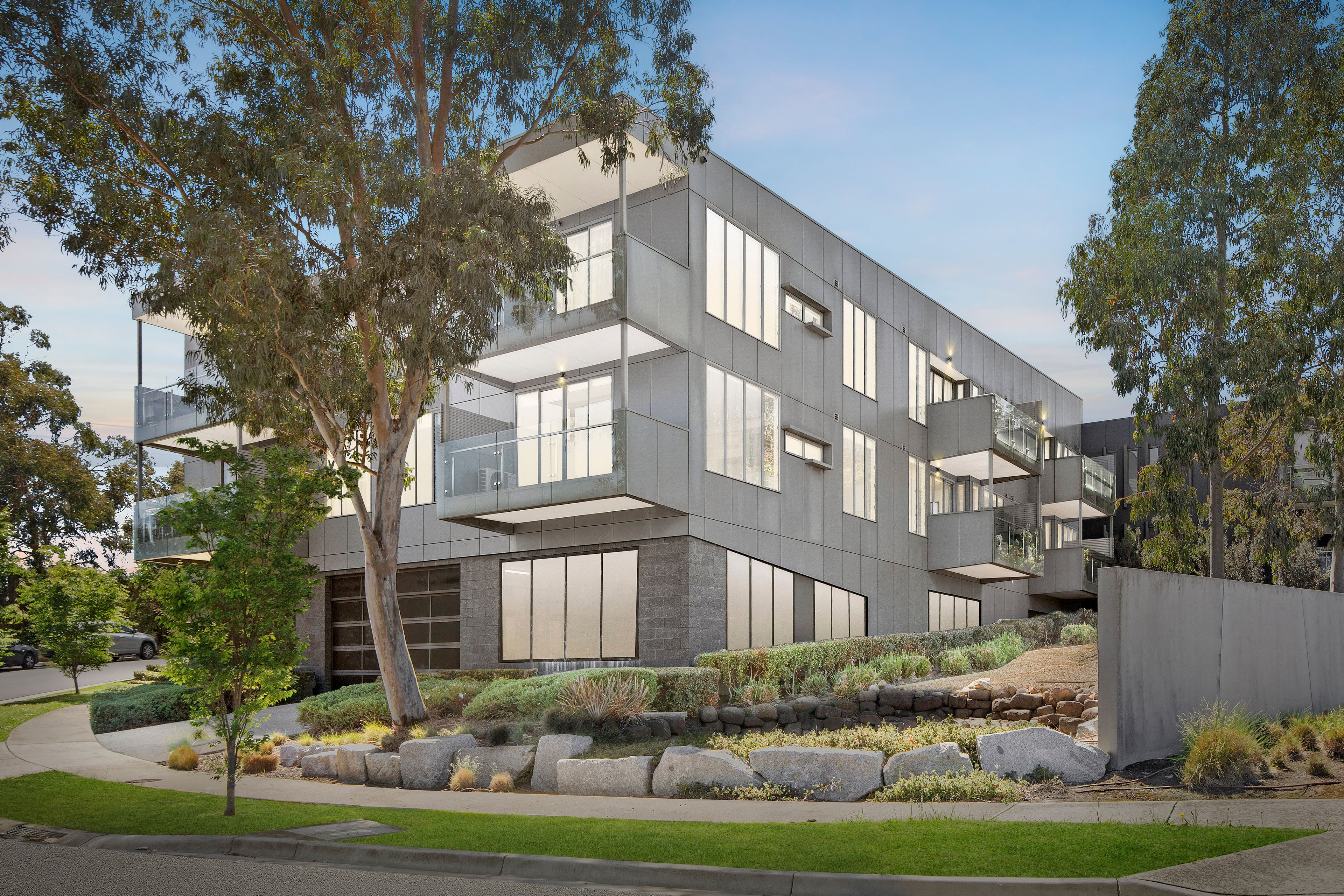 2 Yarra Bing Crescent, Burwood VIC 3125