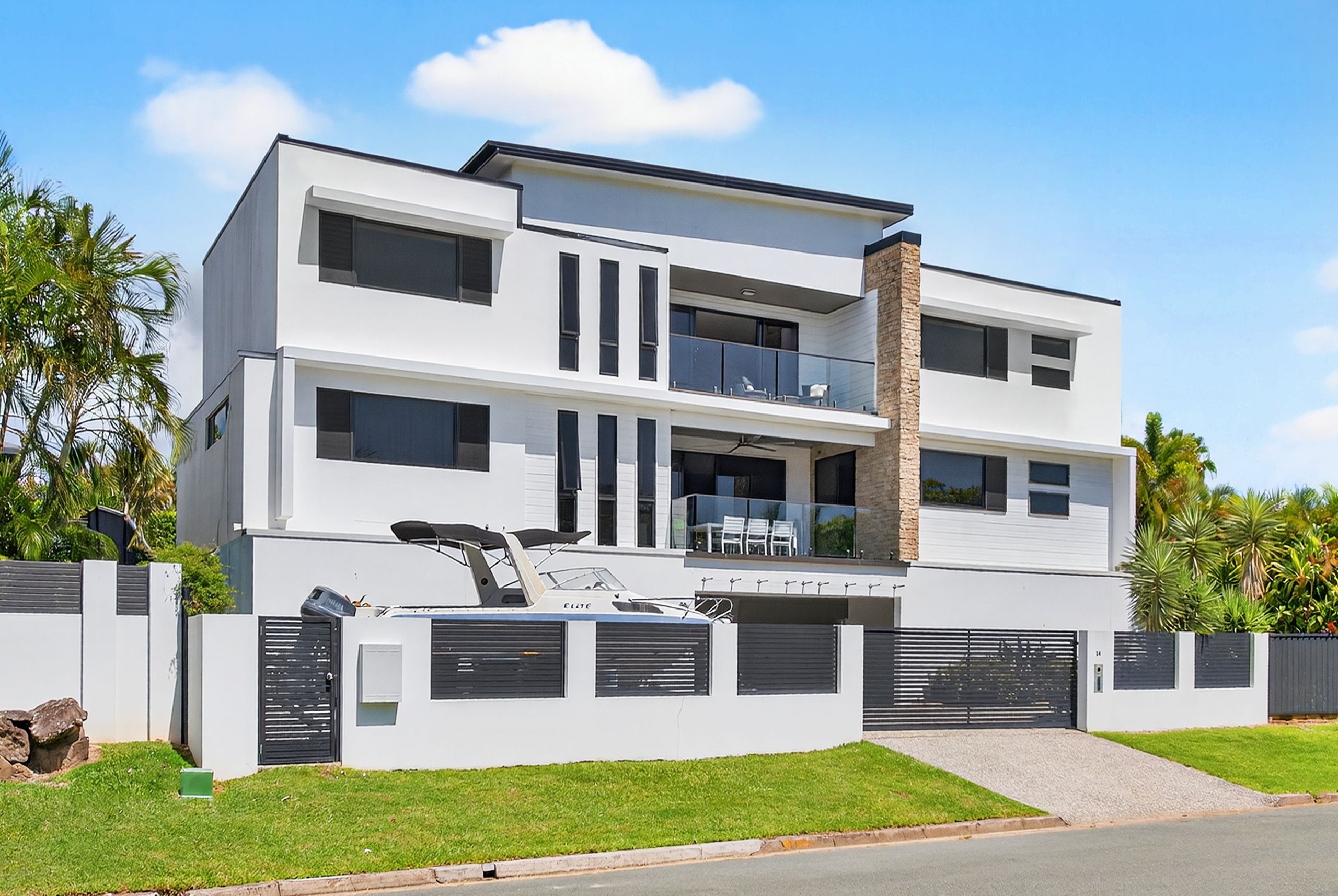 14 Pinaroo Crescent, Ashmore, QLD 4214