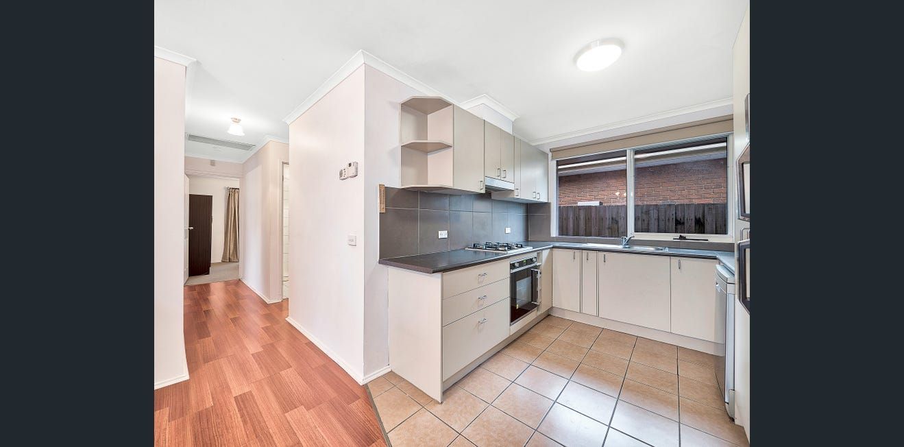 16 Fosters Court, Cranbourne North, VIC 3977