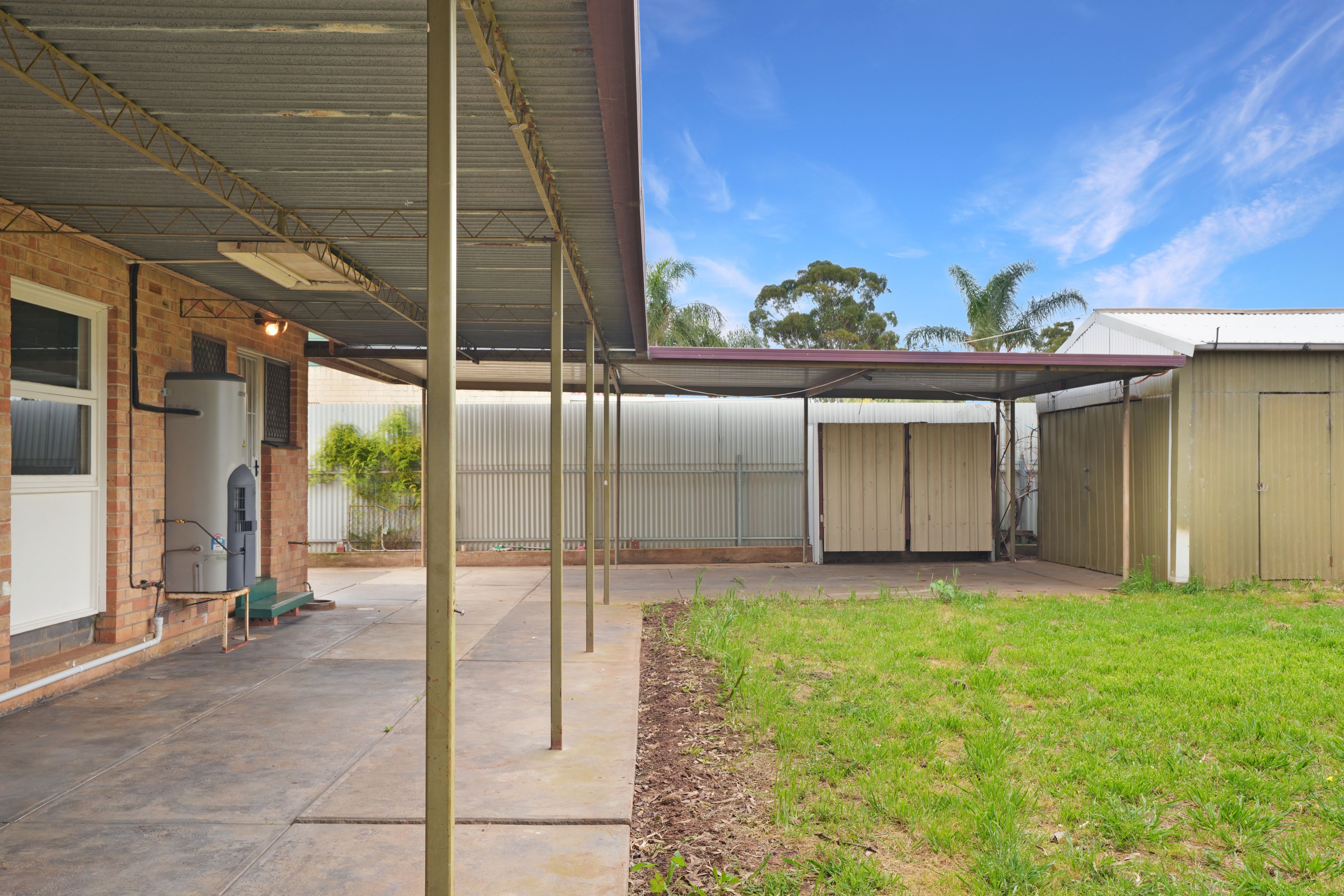 18 Gores Road — photo 11 of 16